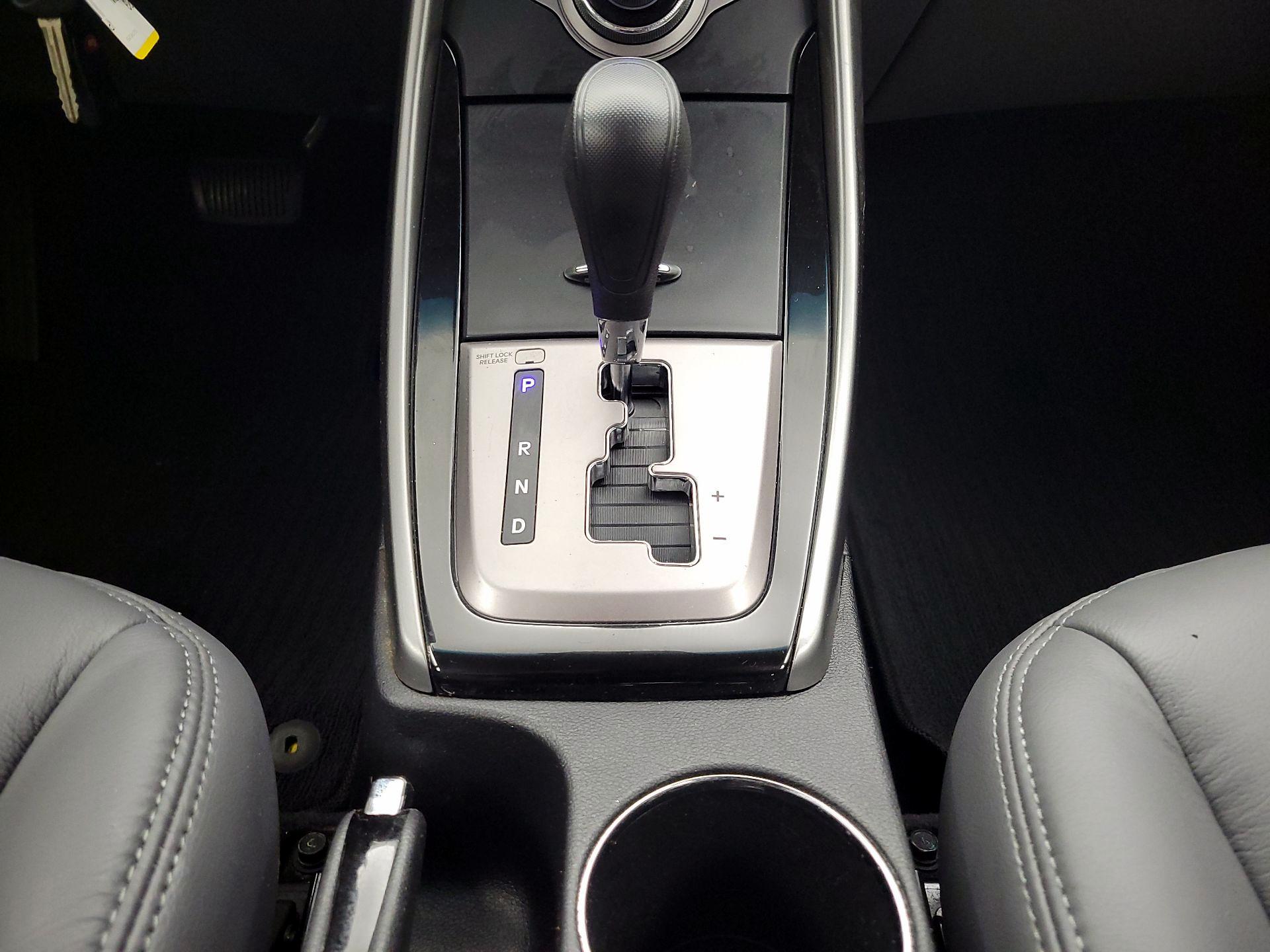 Thumbnail: 2013 Hyundai Elantra - 16