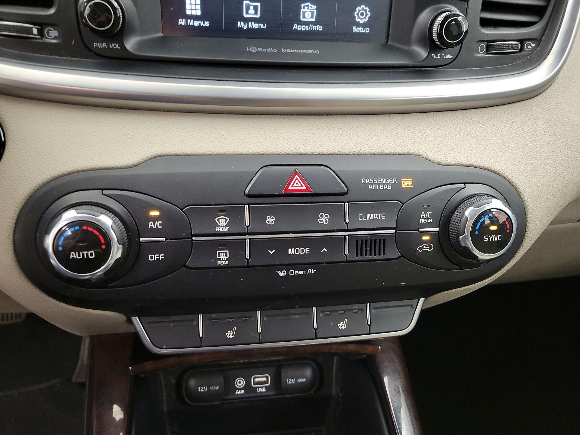 Thumbnail: 2017 Kia Sorento - 16