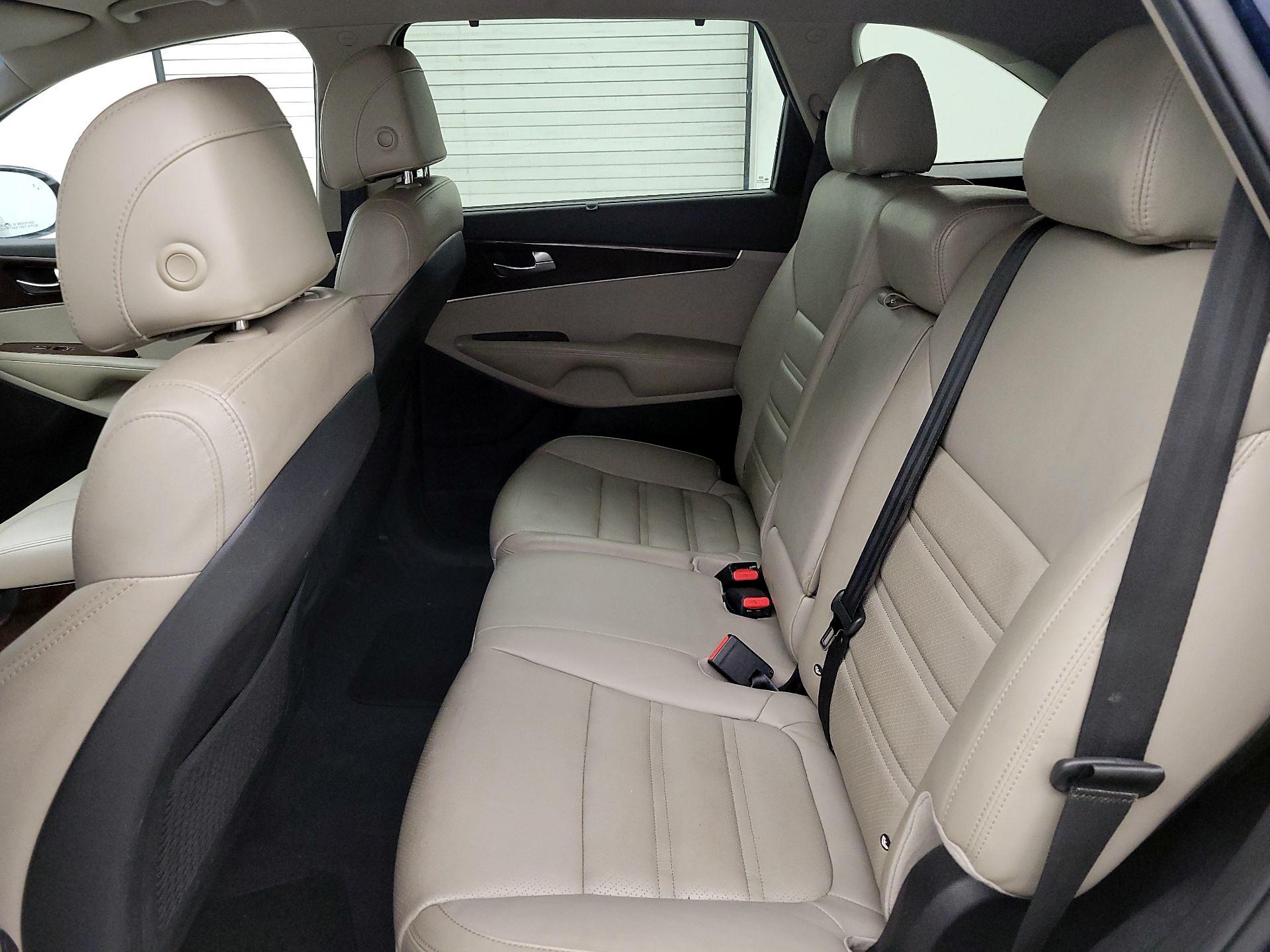 Thumbnail: 2017 Kia Sorento - 19