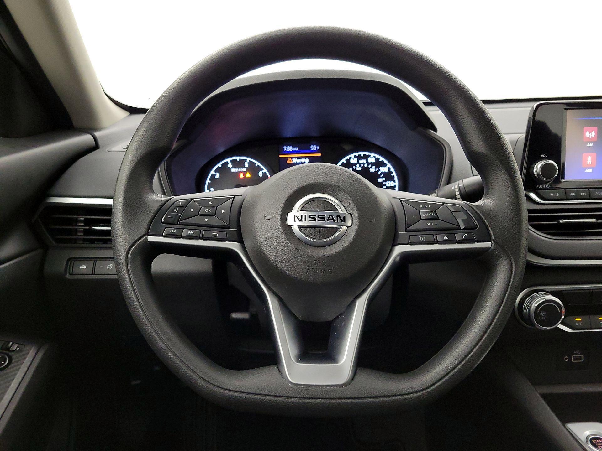 Thumbnail: 2022 Nissan Altima - 10