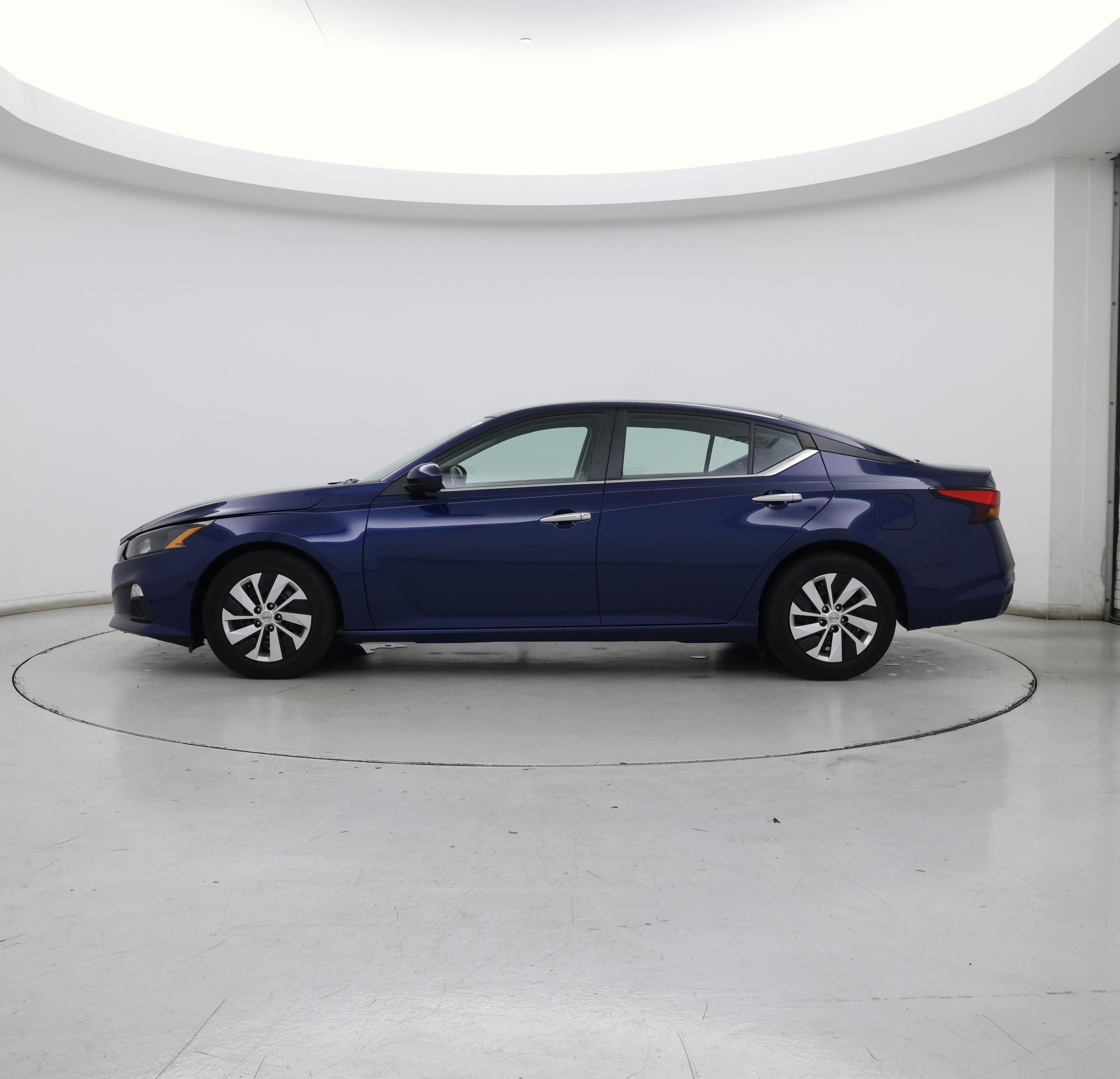 Thumbnail: 2022 Nissan Altima - 3