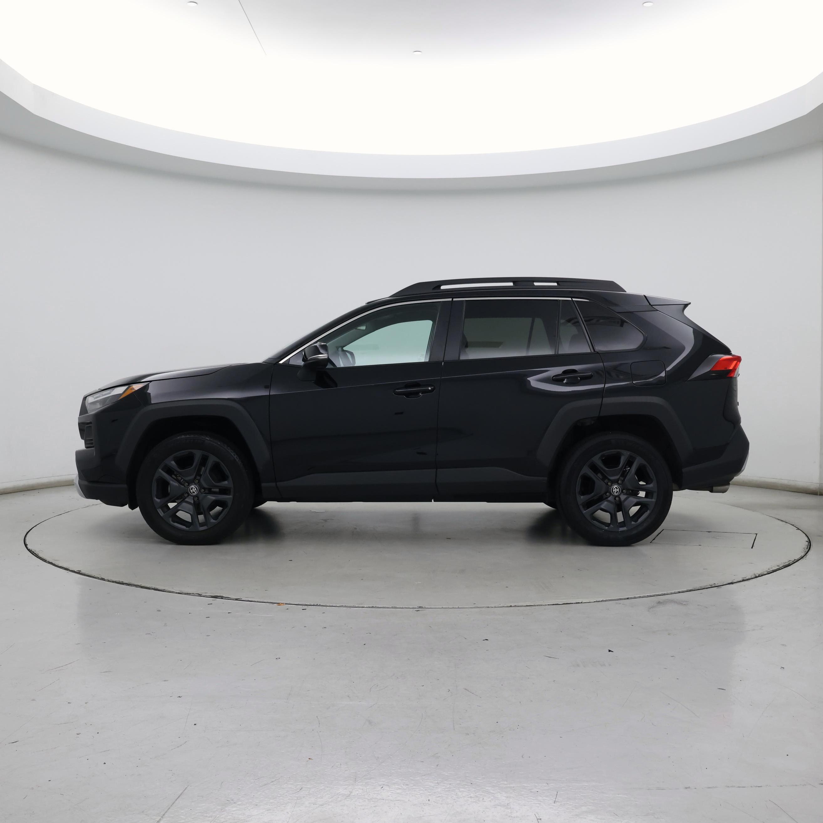 Thumbnail: 2023 Toyota RAV4 - 3