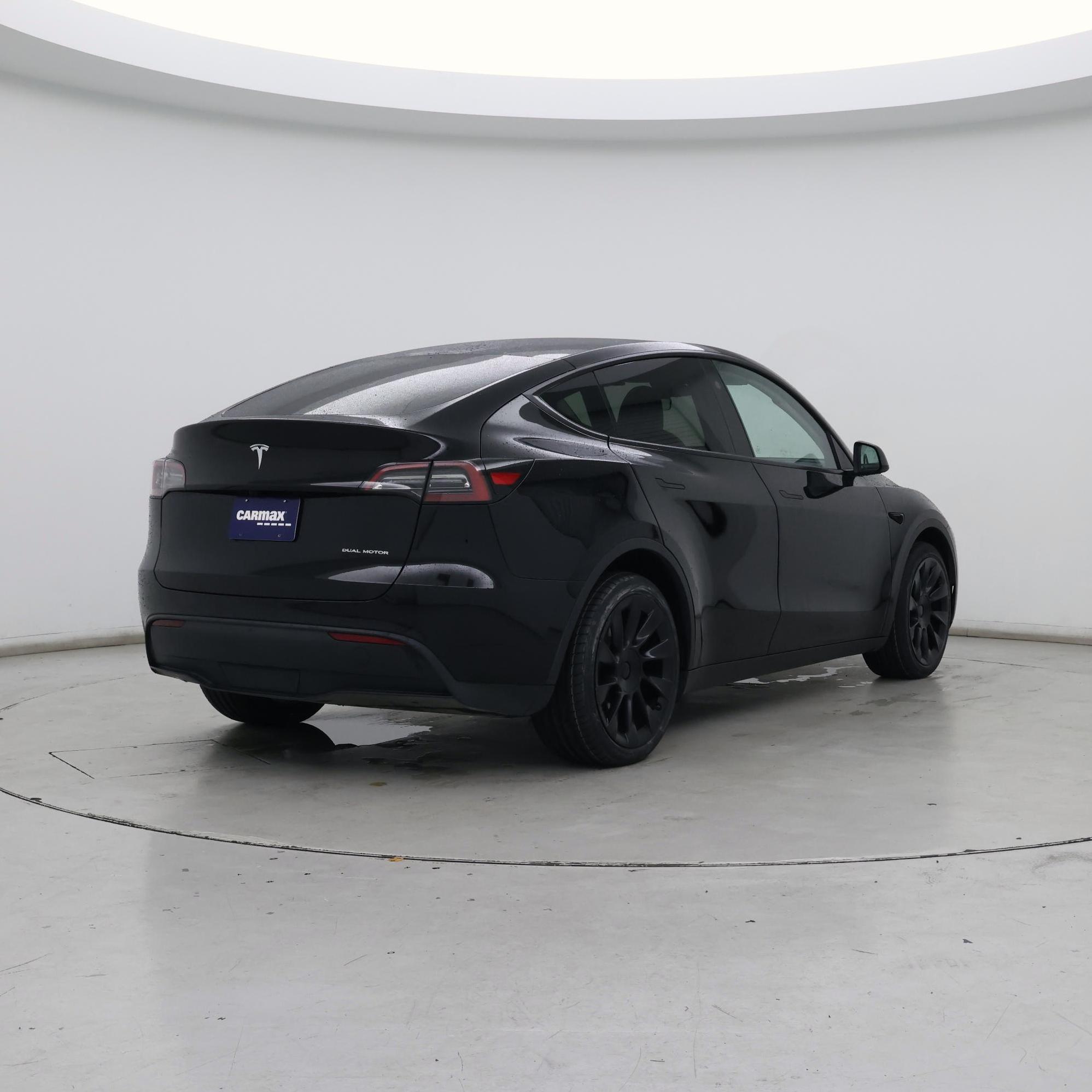 Thumbnail: 2023 Tesla Model Y - 8