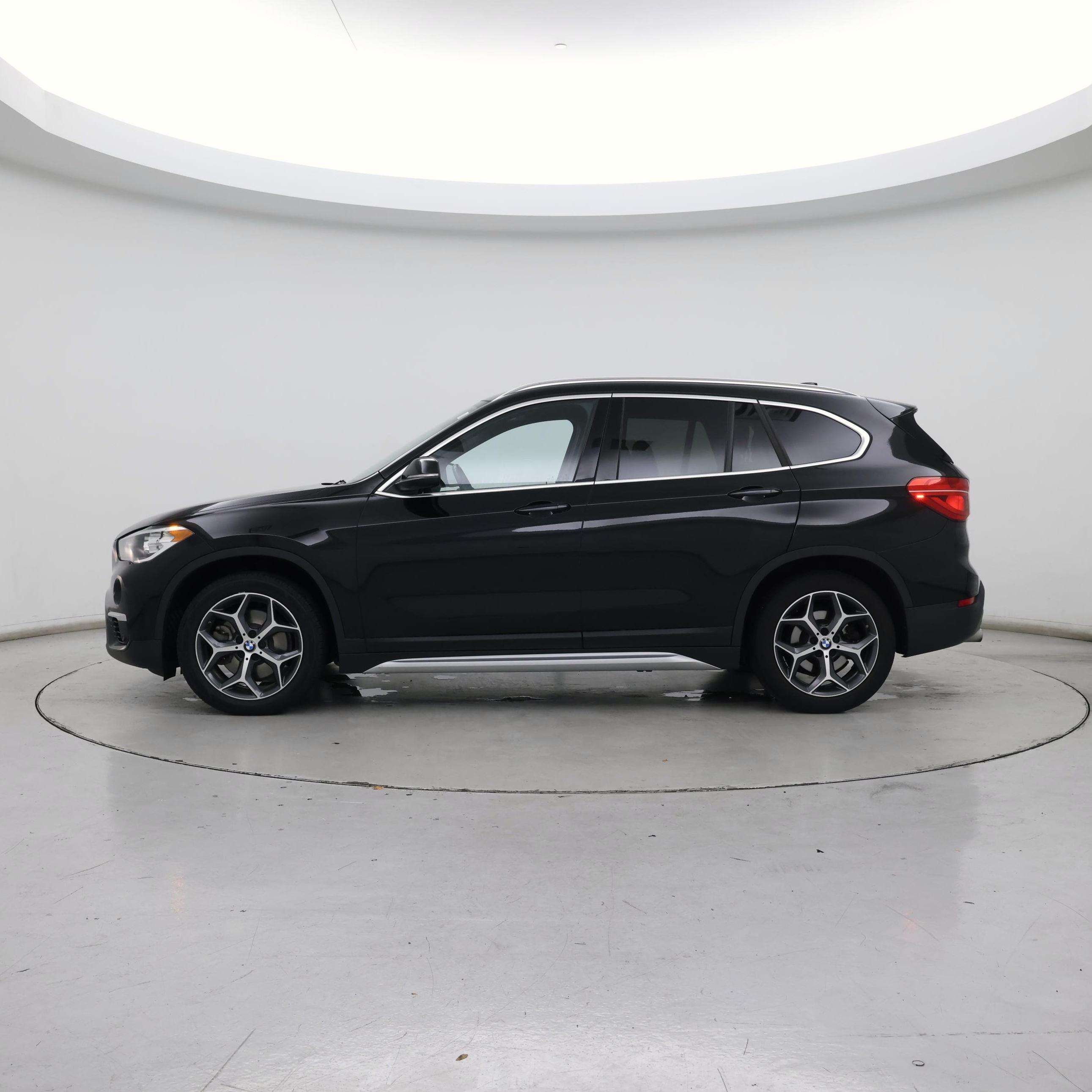 Thumbnail: 2019 BMW X1 - 3