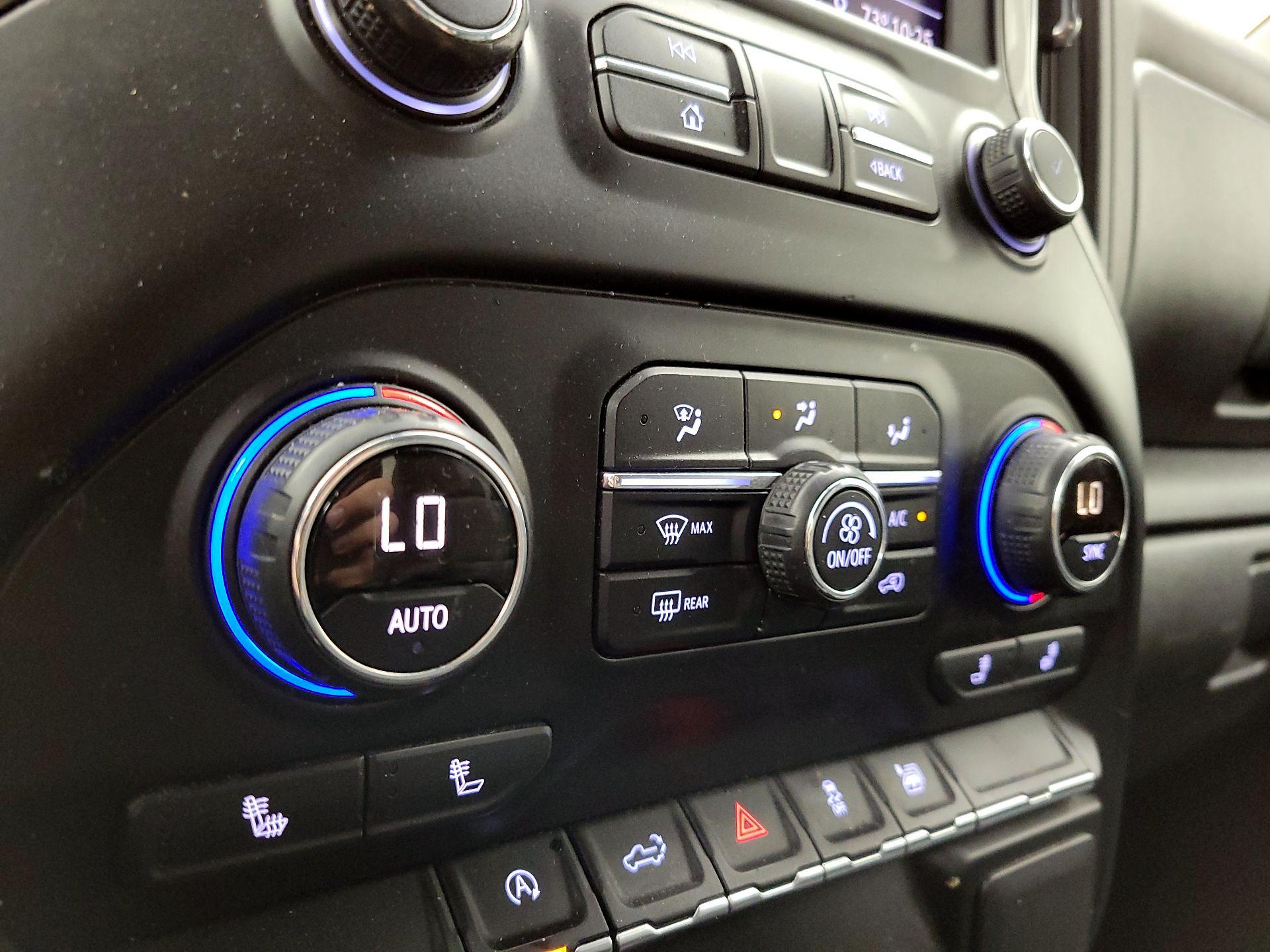 Thumbnail: 2019 Chevrolet Silverado 1500 - 16