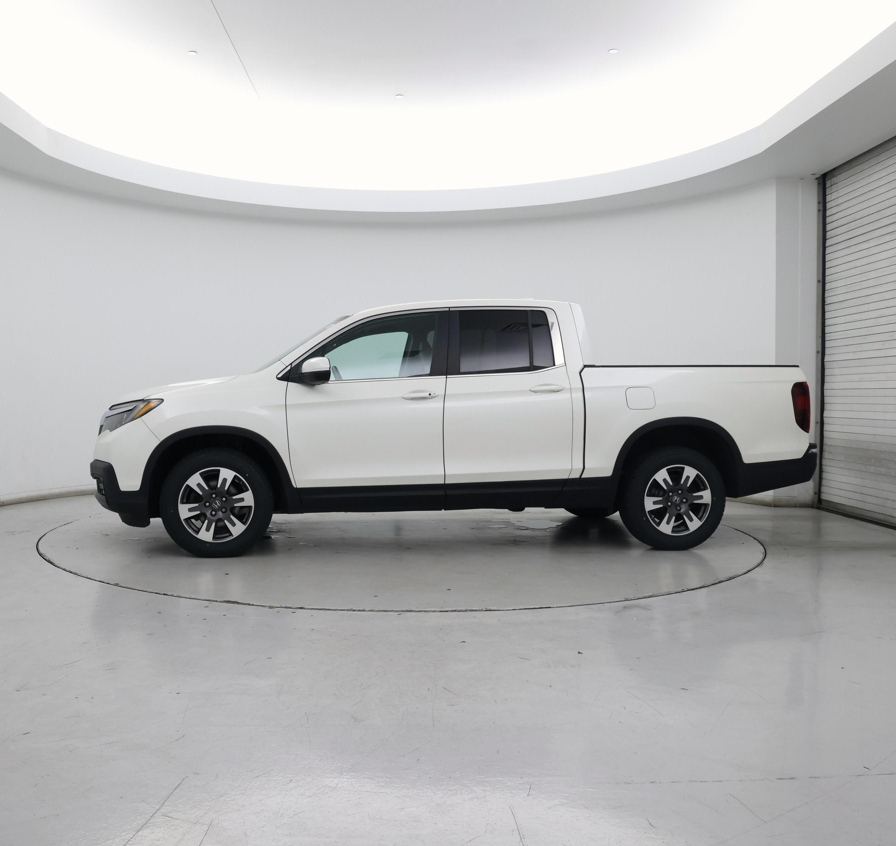 Thumbnail: 2017 Honda Ridgeline - 3