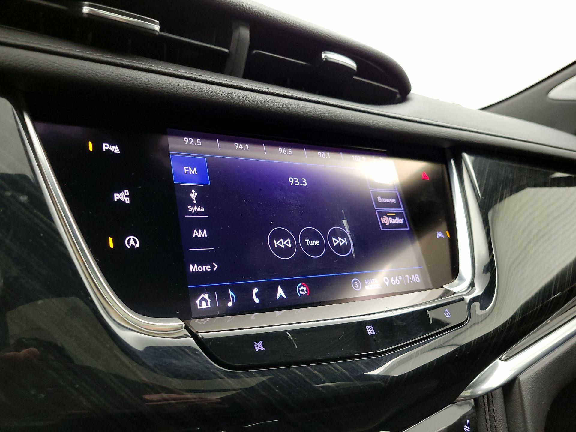 Thumbnail: 2020 Cadillac XT6 - 16