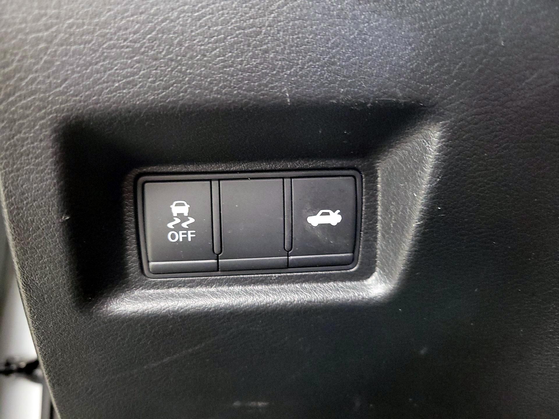 Thumbnail: 2019 INFINITI Q50 - 13