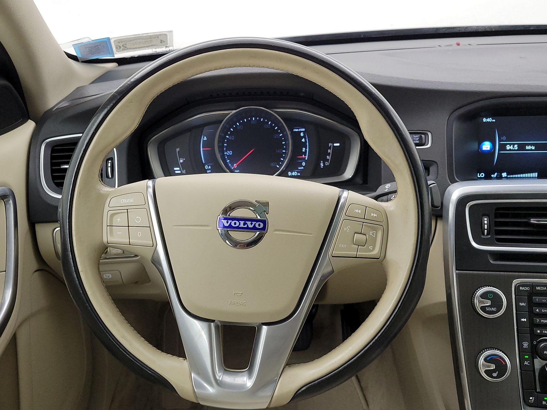 Thumbnail: 2015 Volvo S60 - 10