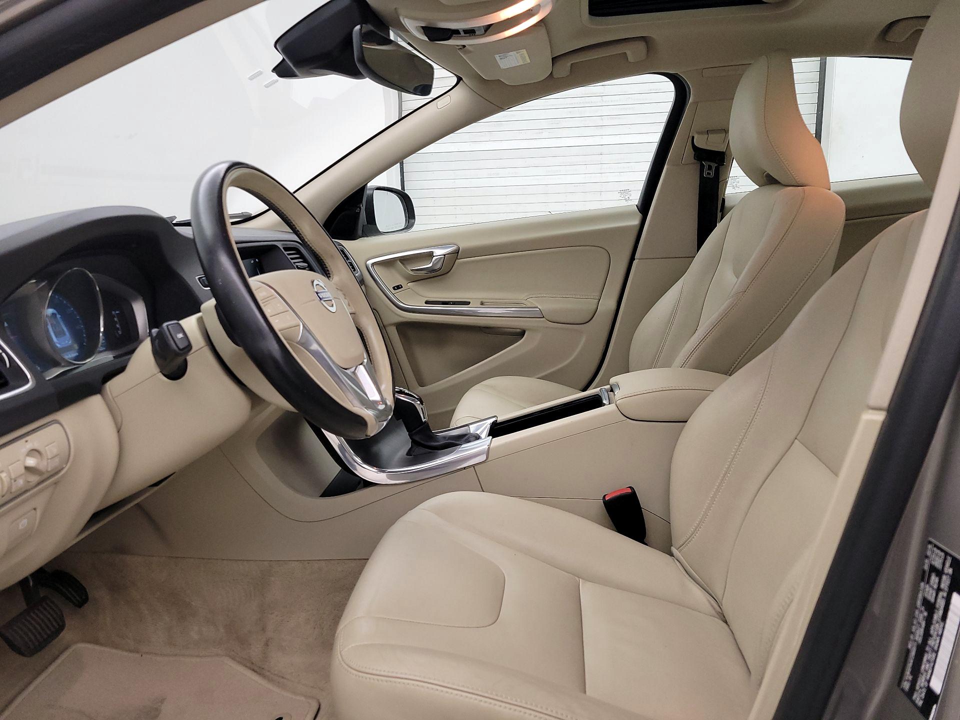 Thumbnail: 2015 Volvo S60 - 11