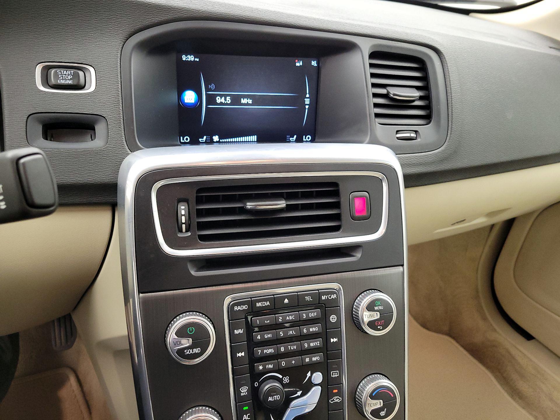 Thumbnail: 2015 Volvo S60 - 14