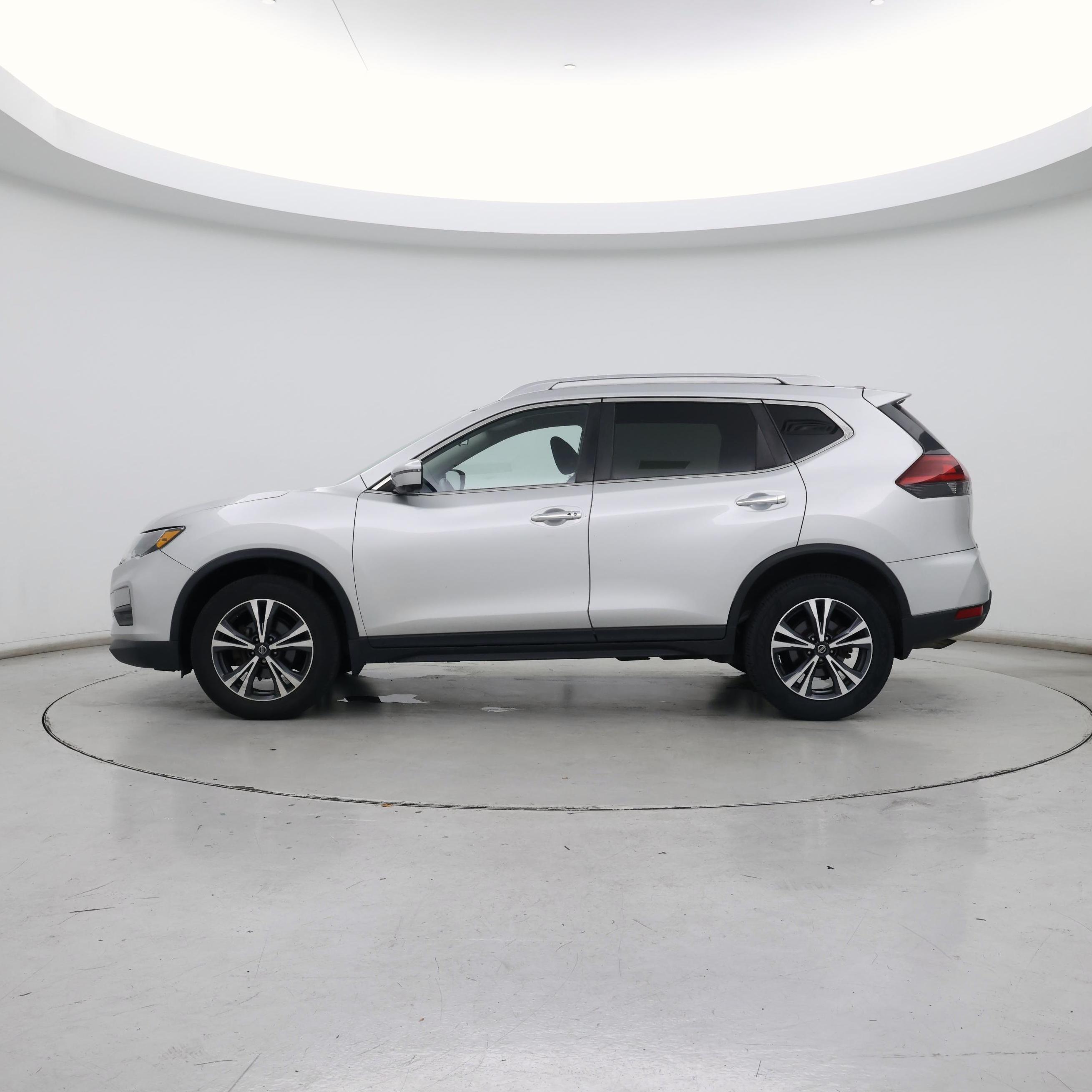 Thumbnail: 2019 Nissan Rogue - 3