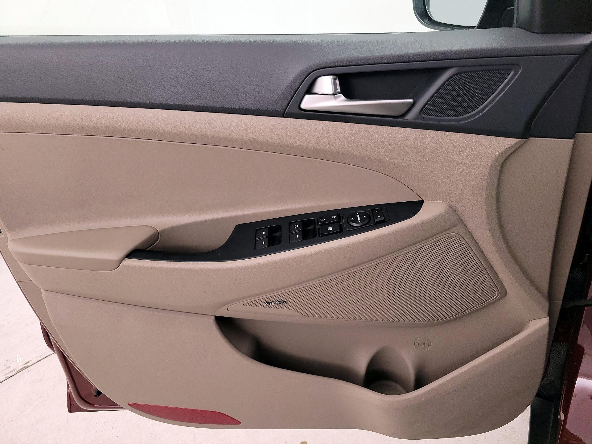 Thumbnail: 2019 Hyundai Tucson - 12