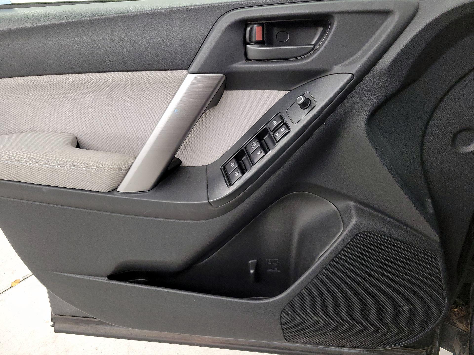 Thumbnail: 2015 Subaru Forester - 12