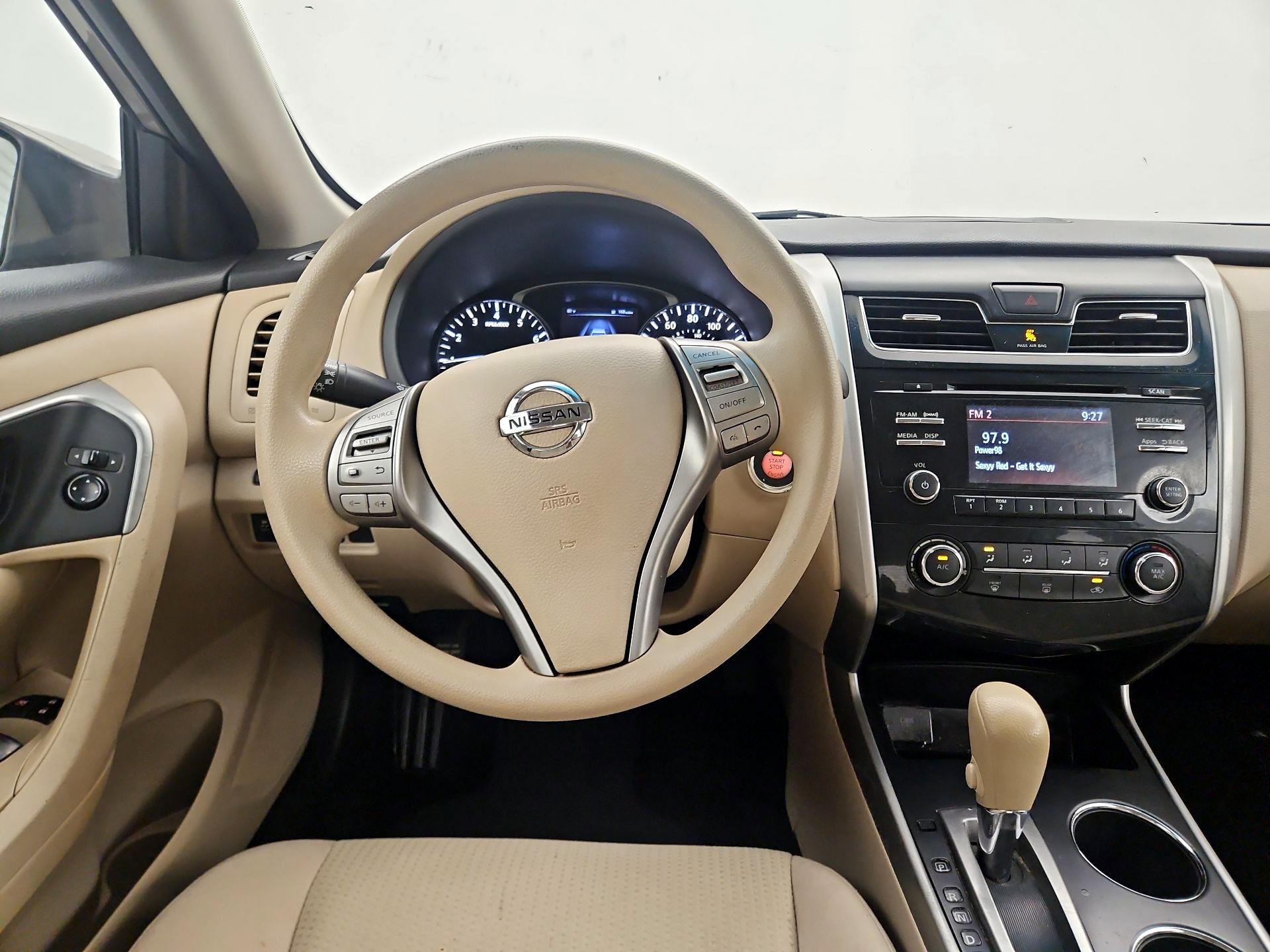 Thumbnail: 2015 Nissan Altima - 10