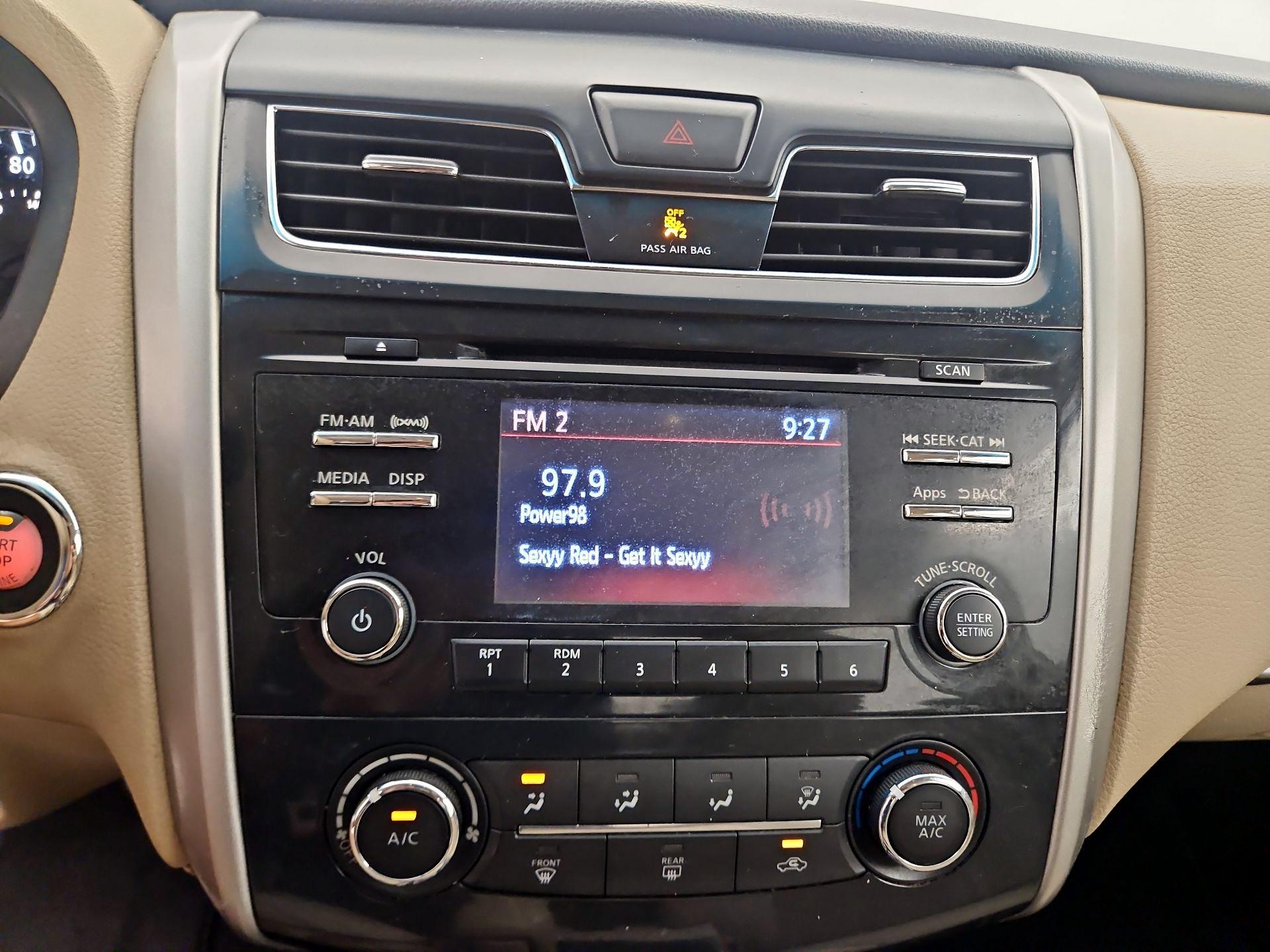 Thumbnail: 2015 Nissan Altima - 15