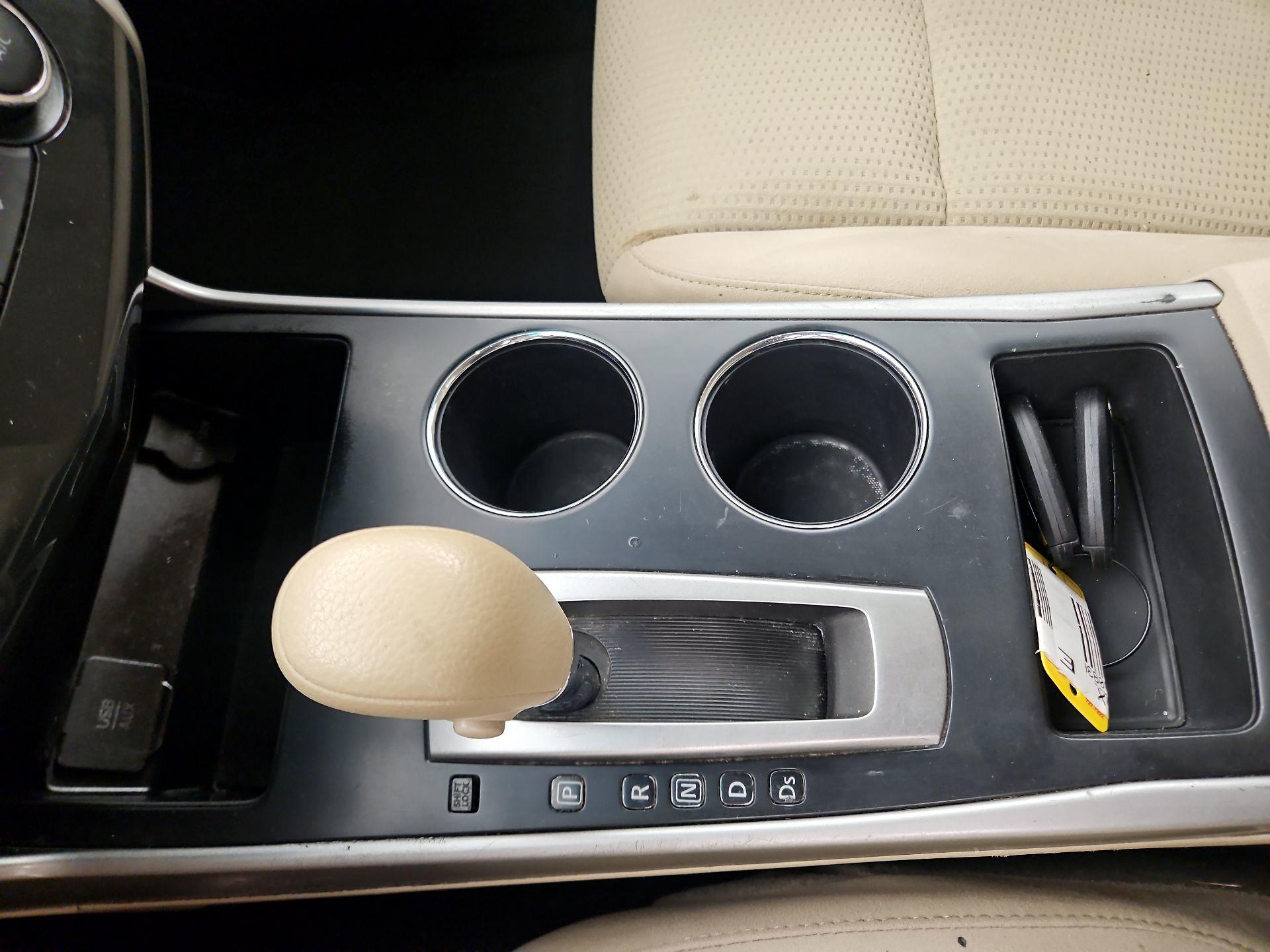 Thumbnail: 2015 Nissan Altima - 17