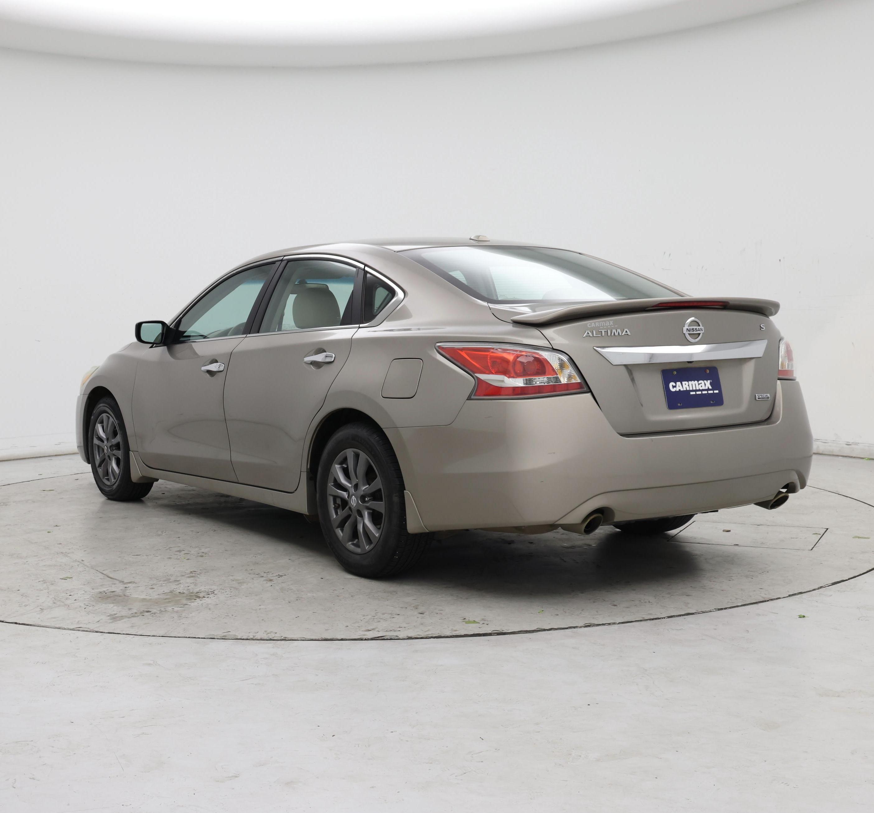 Thumbnail: 2015 Nissan Altima - 2