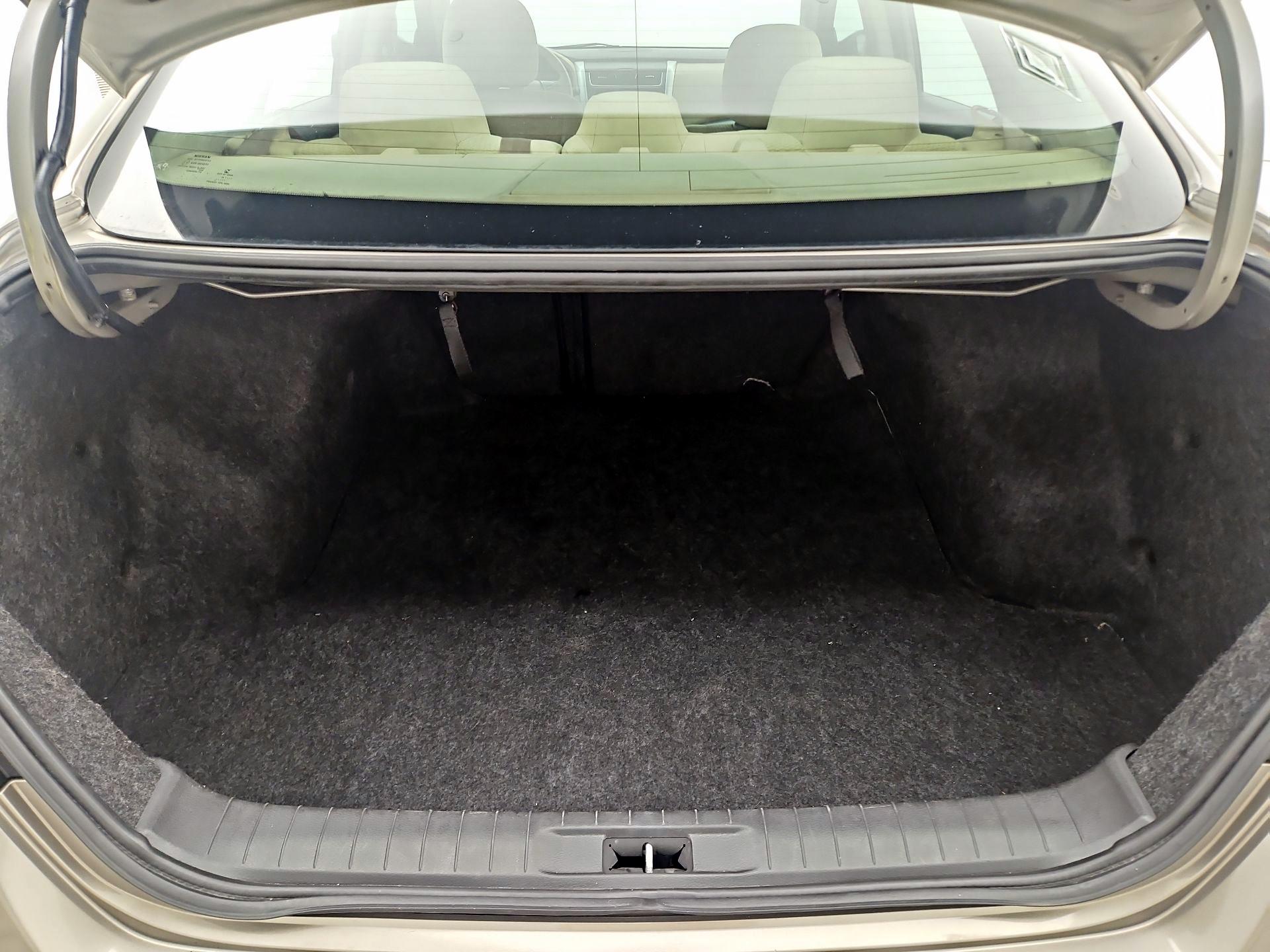 Thumbnail: 2015 Nissan Altima - 20