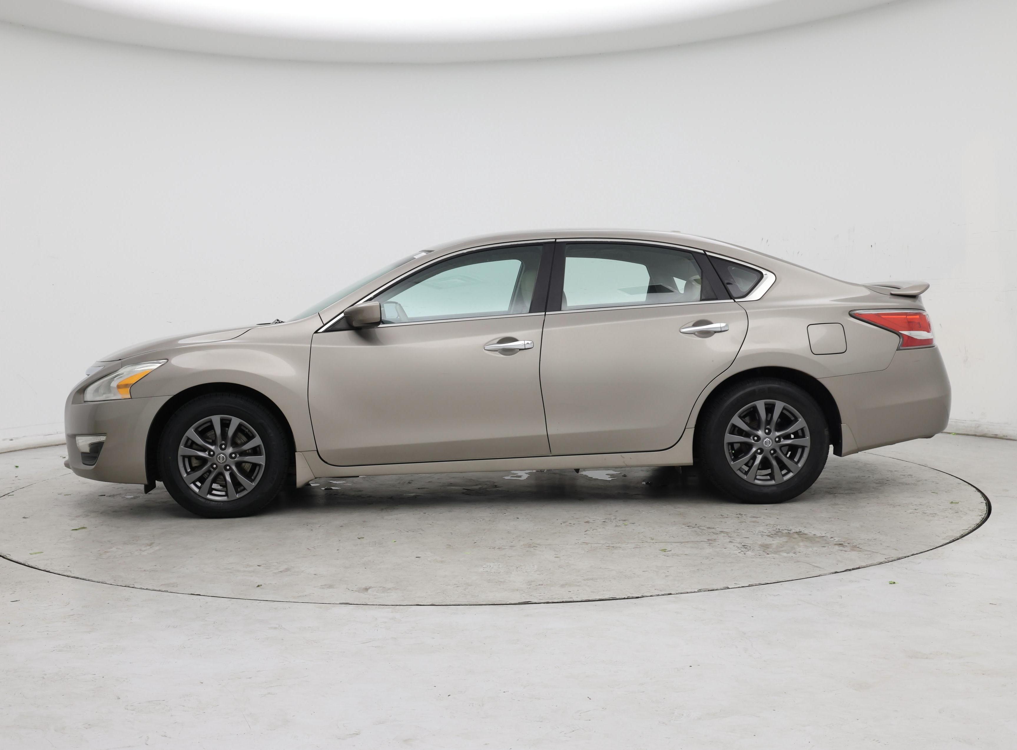 Thumbnail: 2015 Nissan Altima - 3