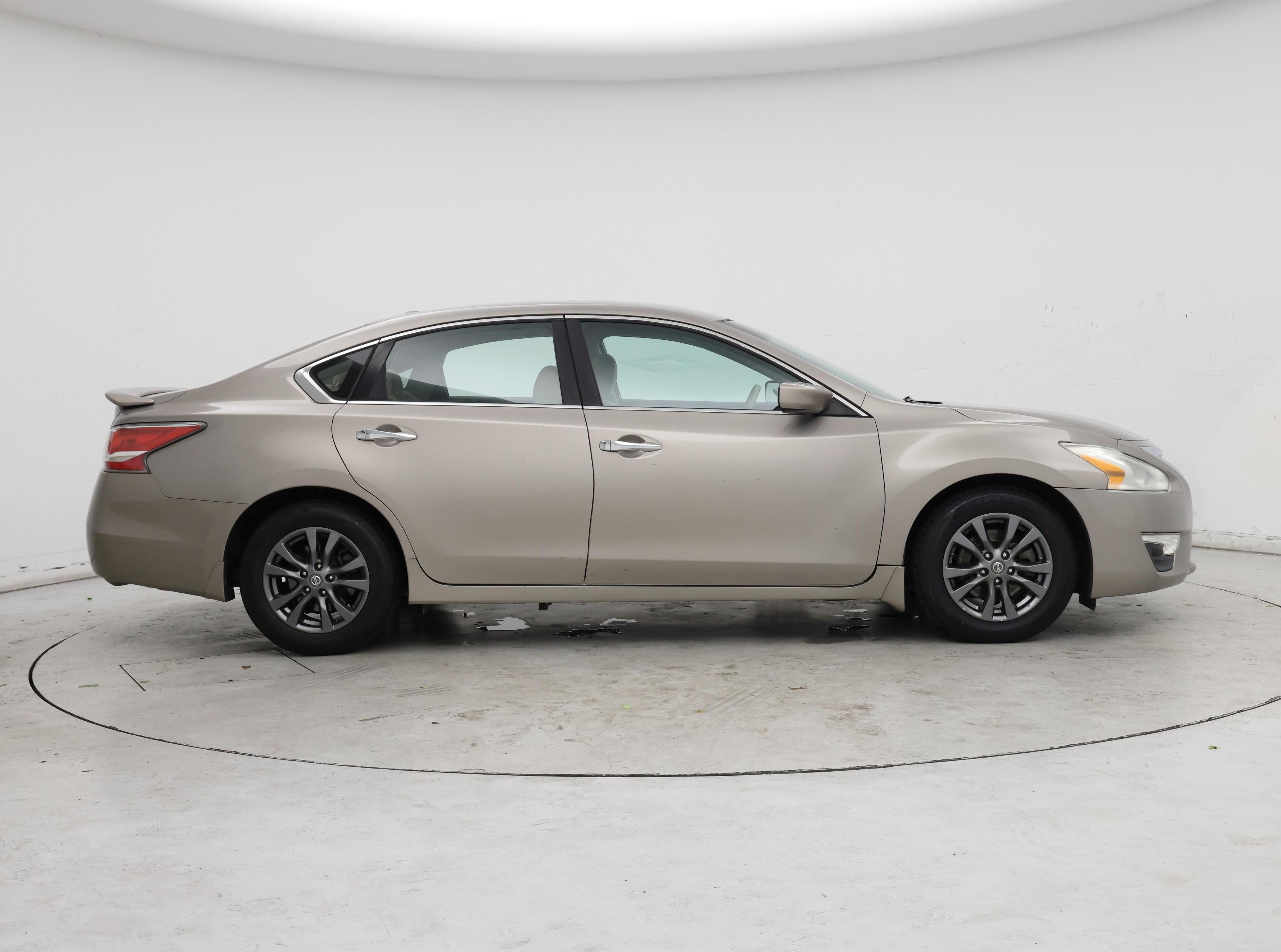 Thumbnail: 2015 Nissan Altima - 7