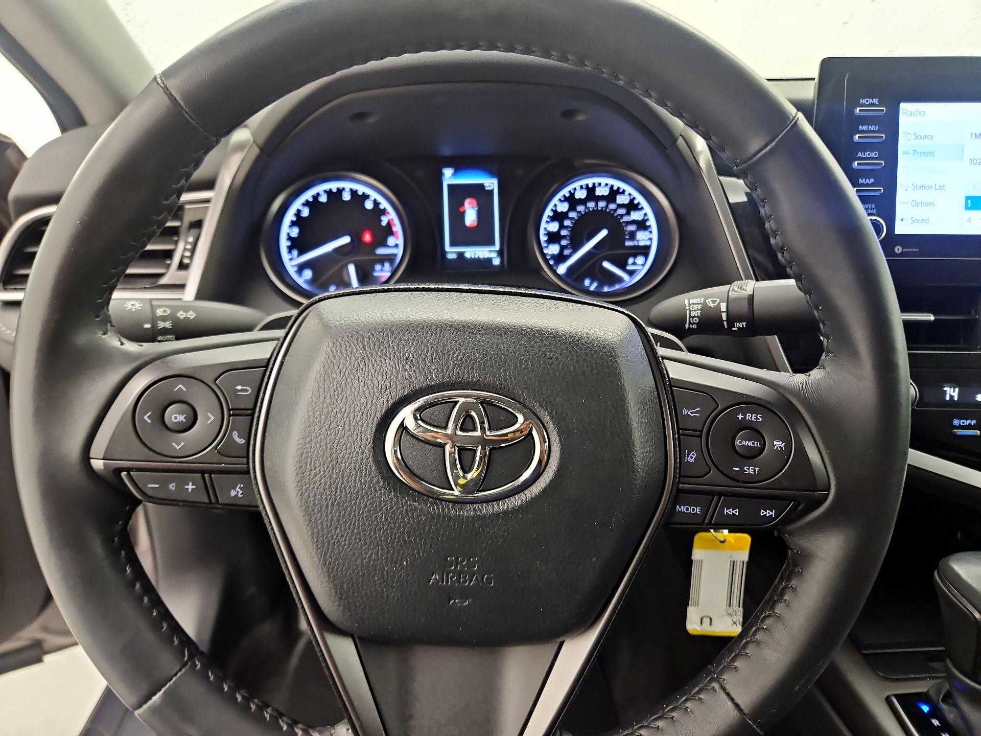 Thumbnail: 2022 Toyota Camry - 10