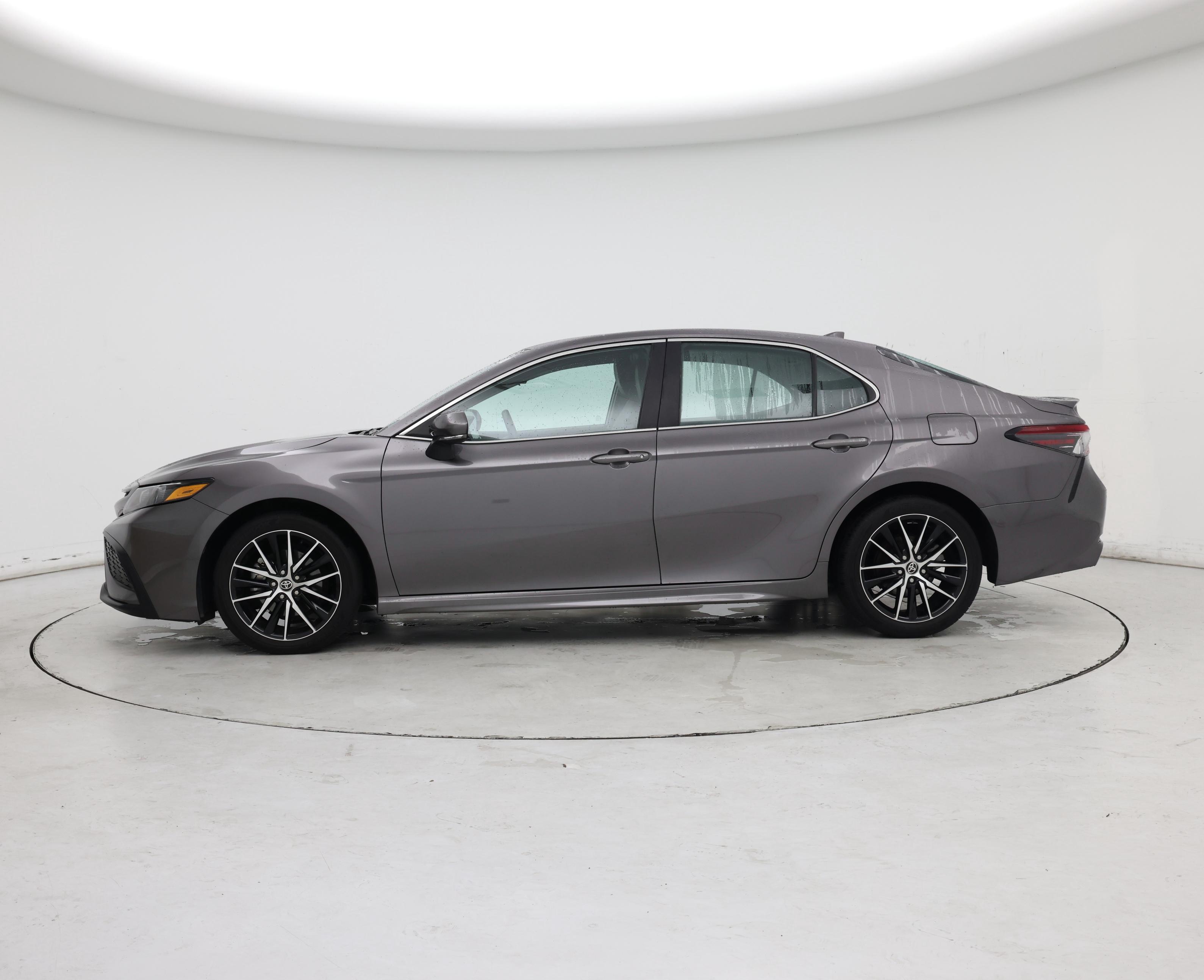 Thumbnail: 2022 Toyota Camry - 3