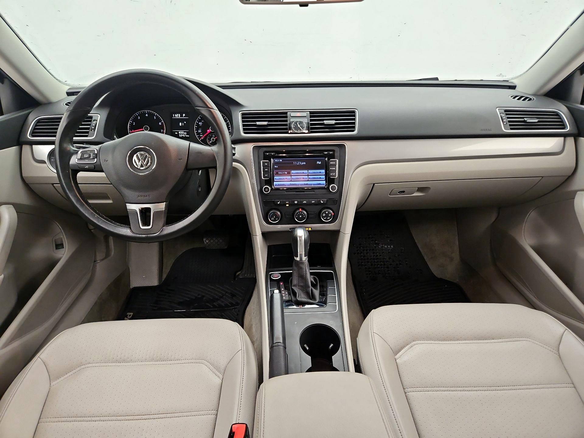 Thumbnail: 2015 Volkswagen Passat - 9