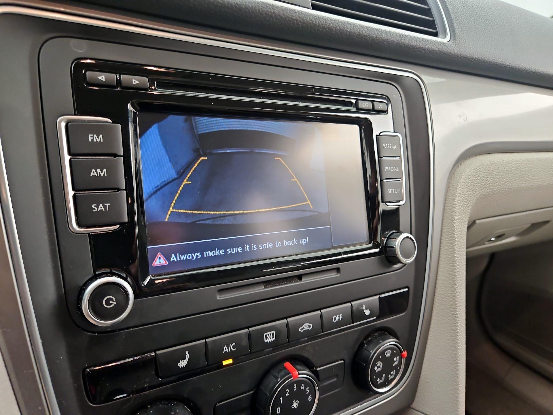 Thumbnail: 2015 Volkswagen Passat - 14