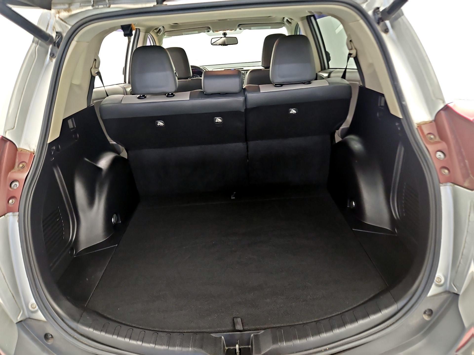 Thumbnail: 2013 Toyota RAV4 - 20