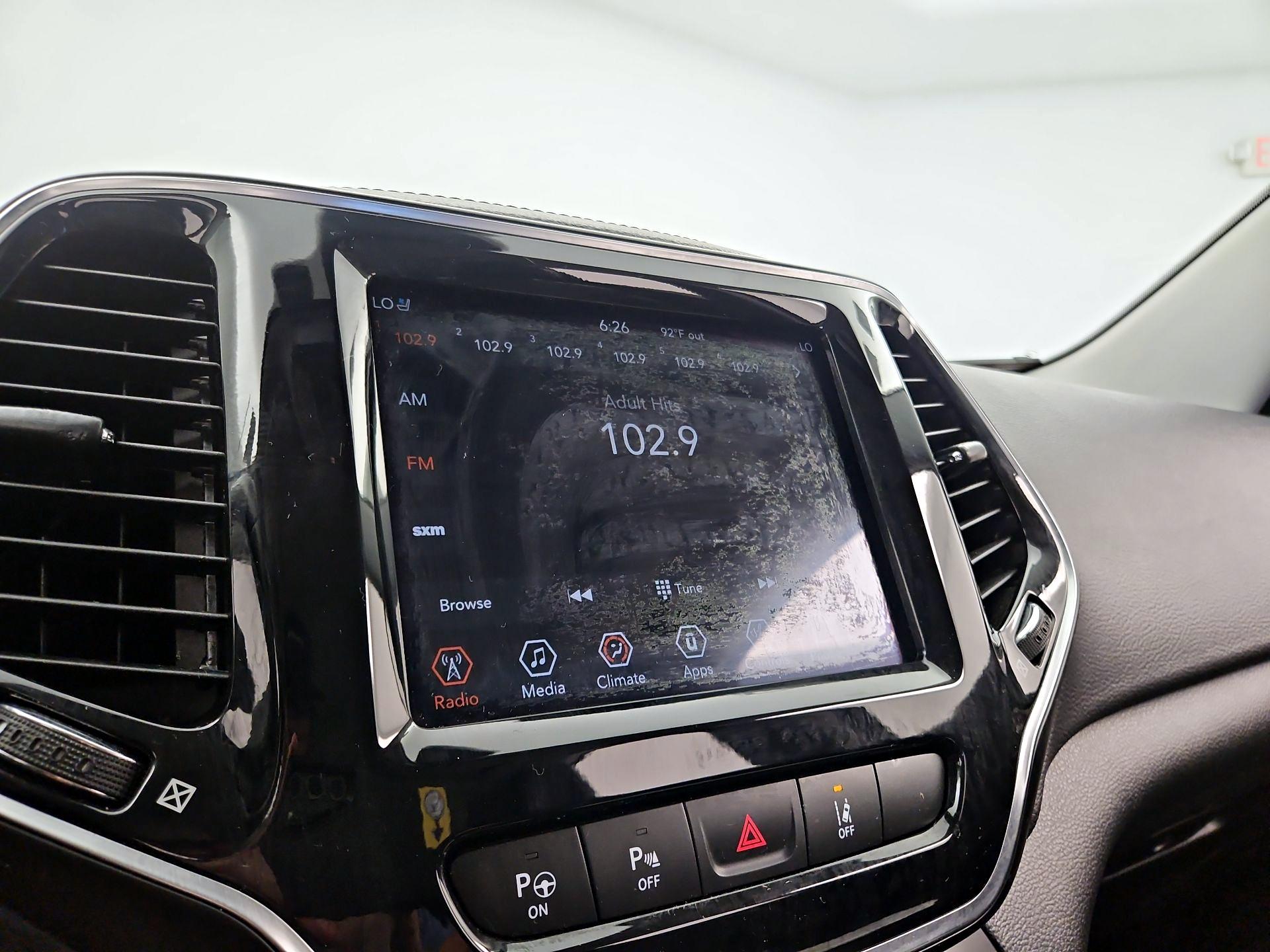 Thumbnail: 2019 Jeep Cherokee - 15