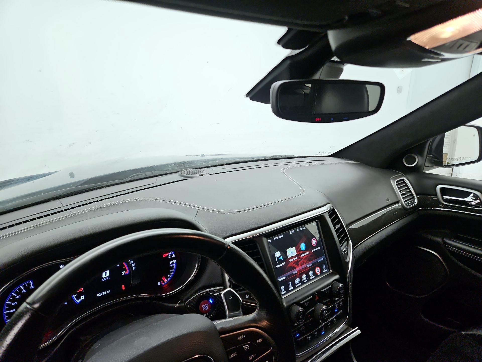 Thumbnail: 2017 Jeep Grand Cherokee - 9