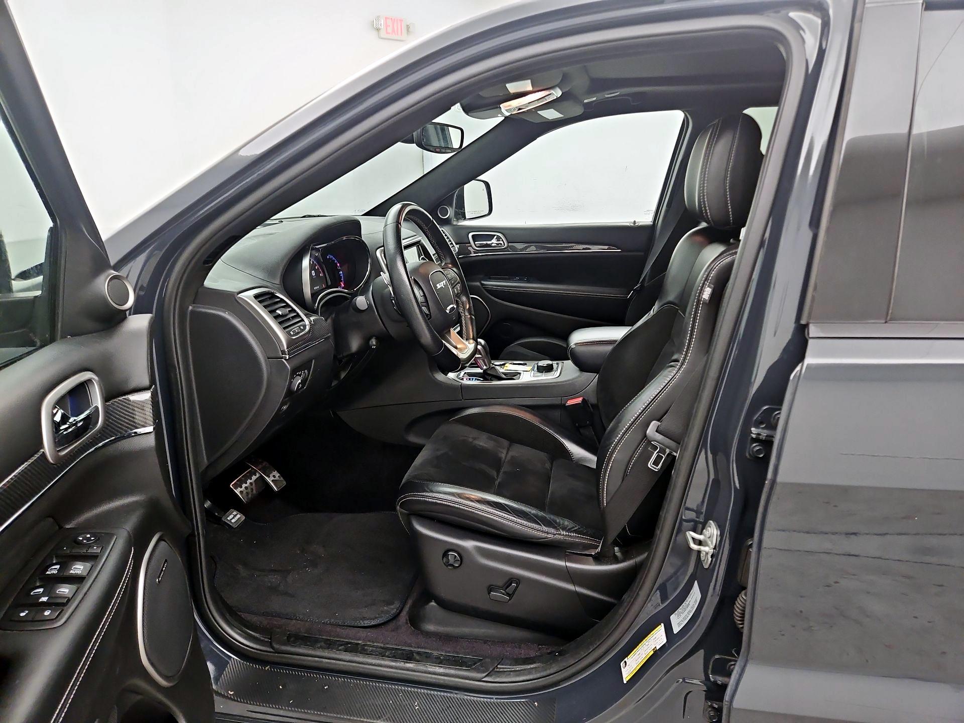 Thumbnail: 2017 Jeep Grand Cherokee - 11