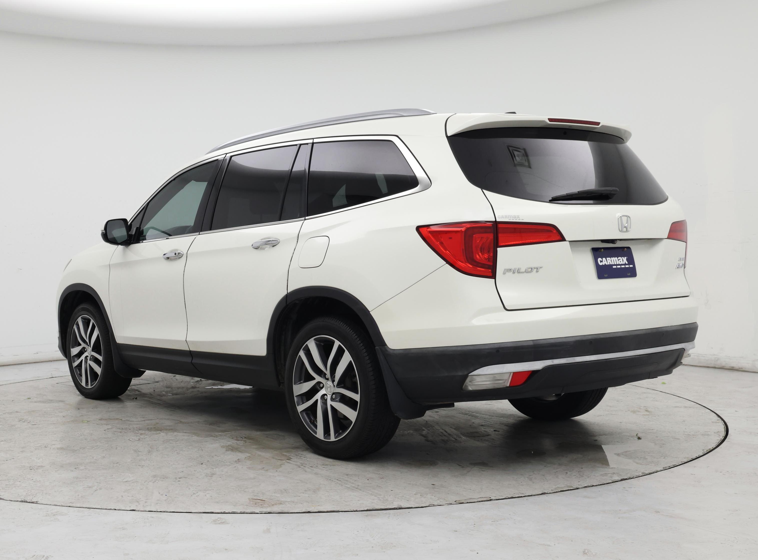 Thumbnail: 2017 Honda Pilot - 2