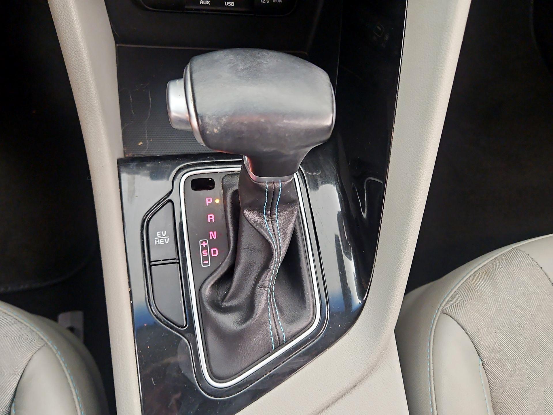 Thumbnail: 2018 Kia Niro - 17