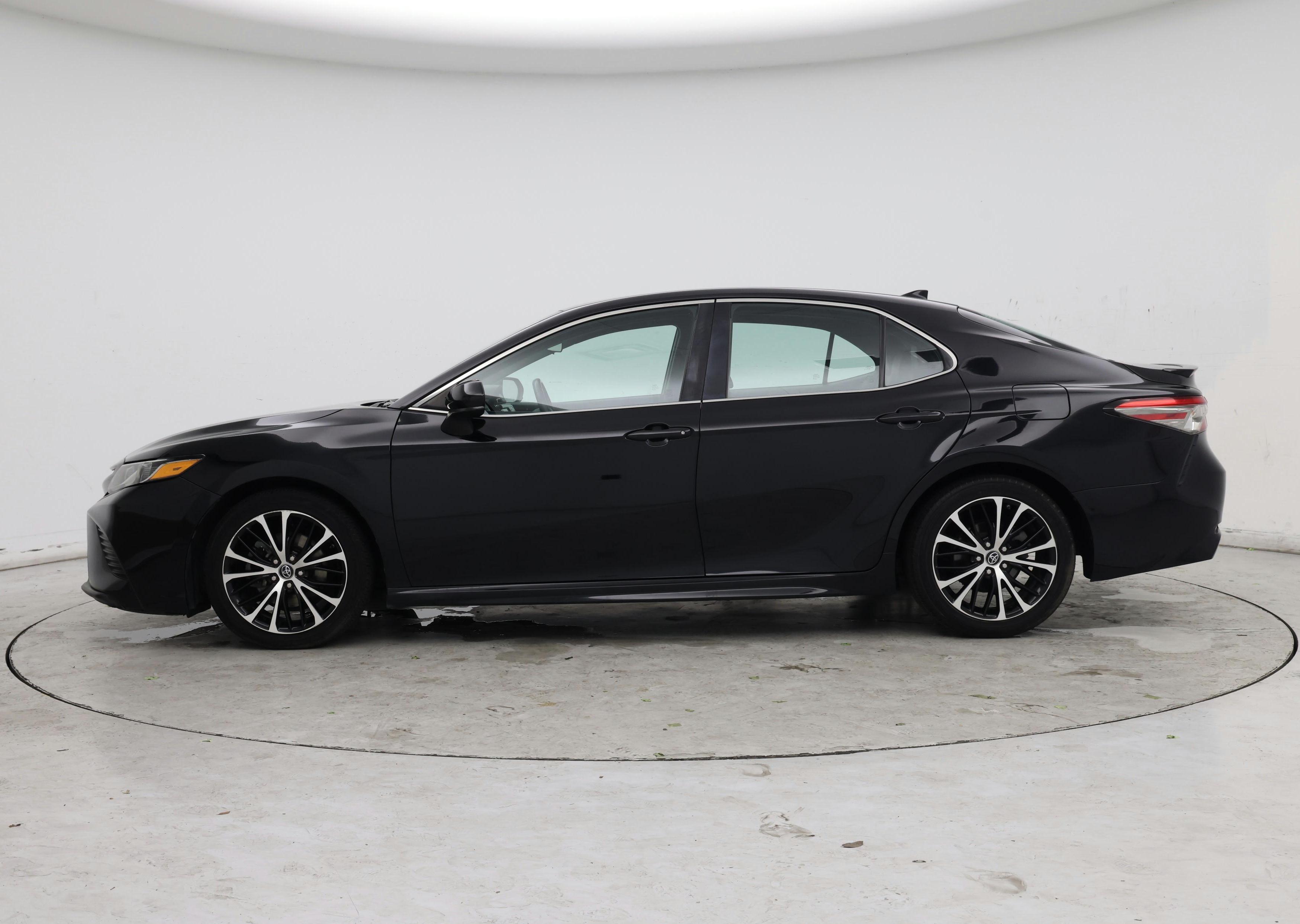 Thumbnail: 2019 Toyota Camry - 3