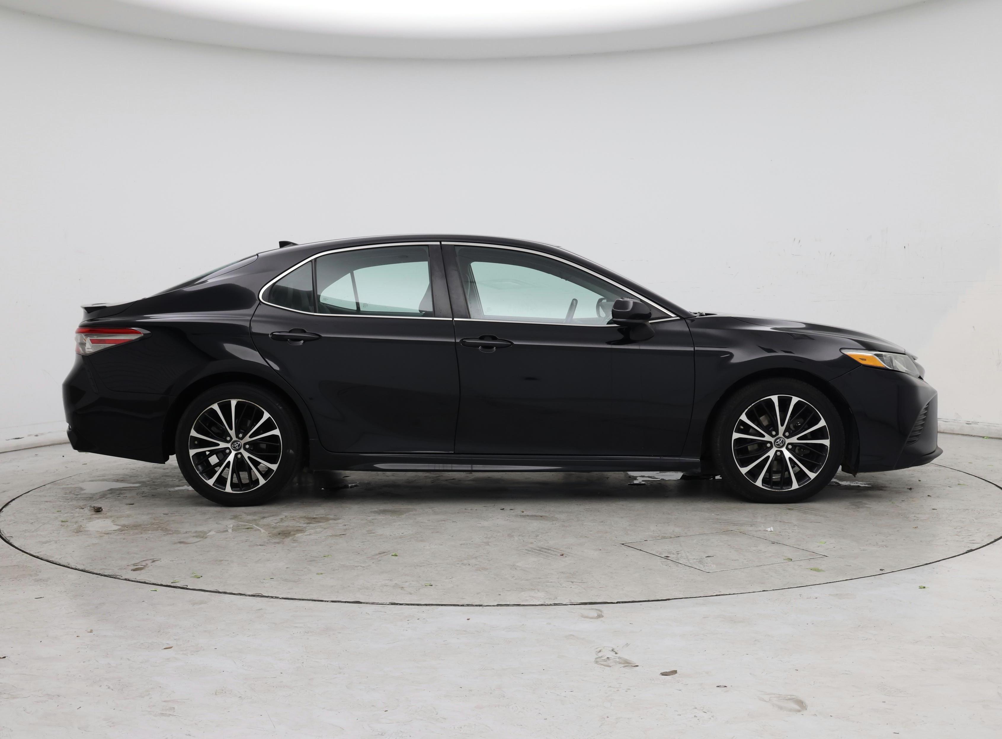 Thumbnail: 2019 Toyota Camry - 7