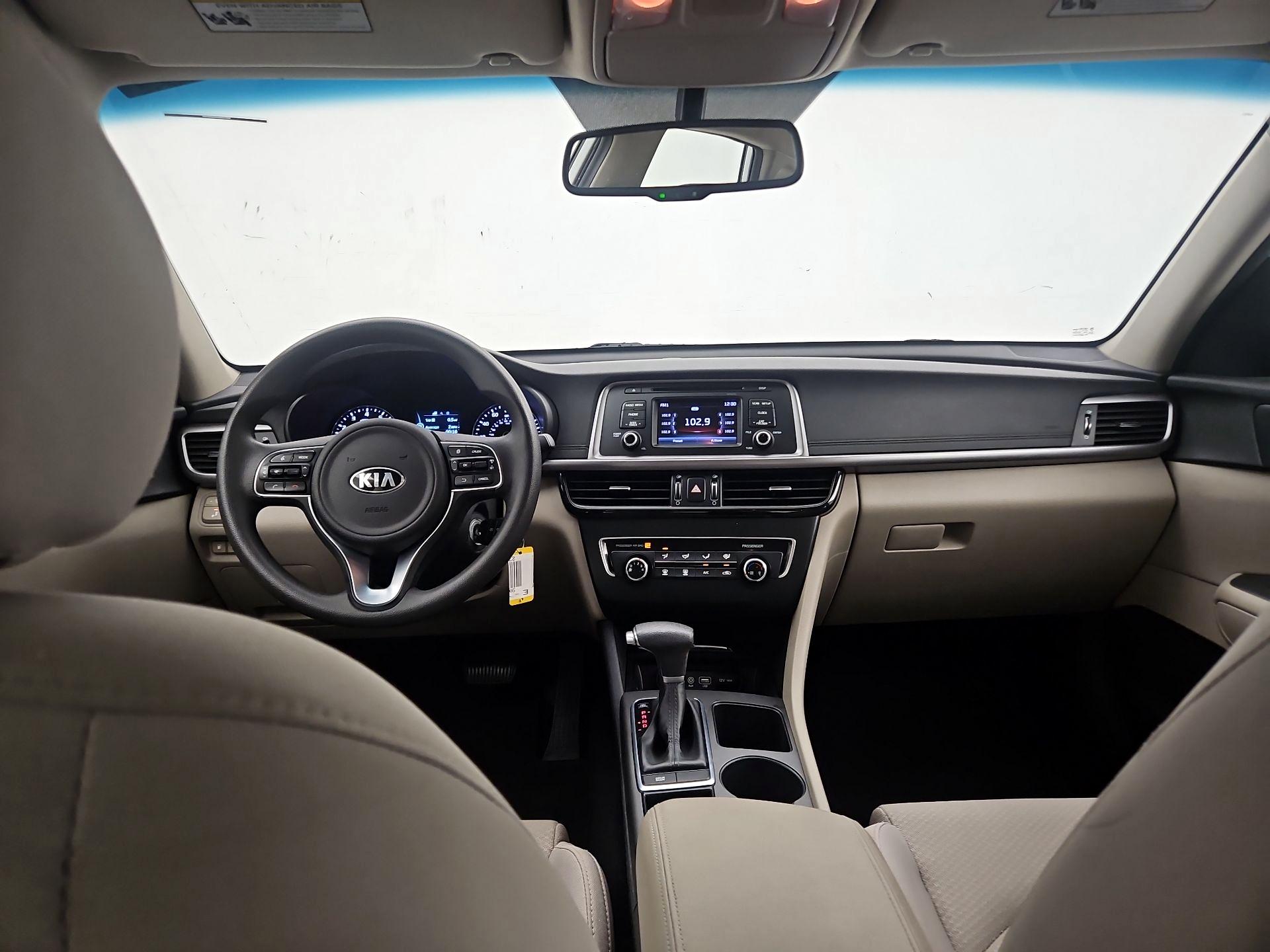 Thumbnail: 2016 Kia Optima - 9