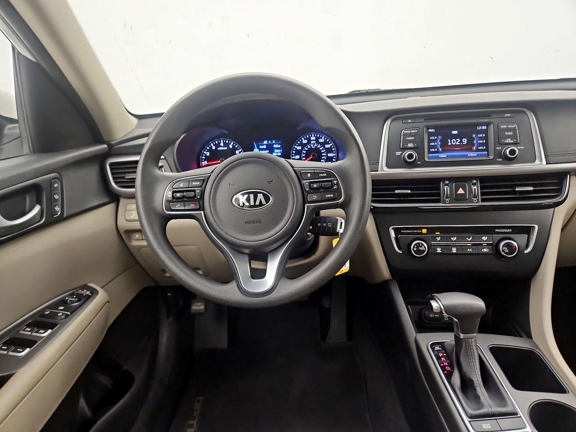 Thumbnail: 2016 Kia Optima - 10