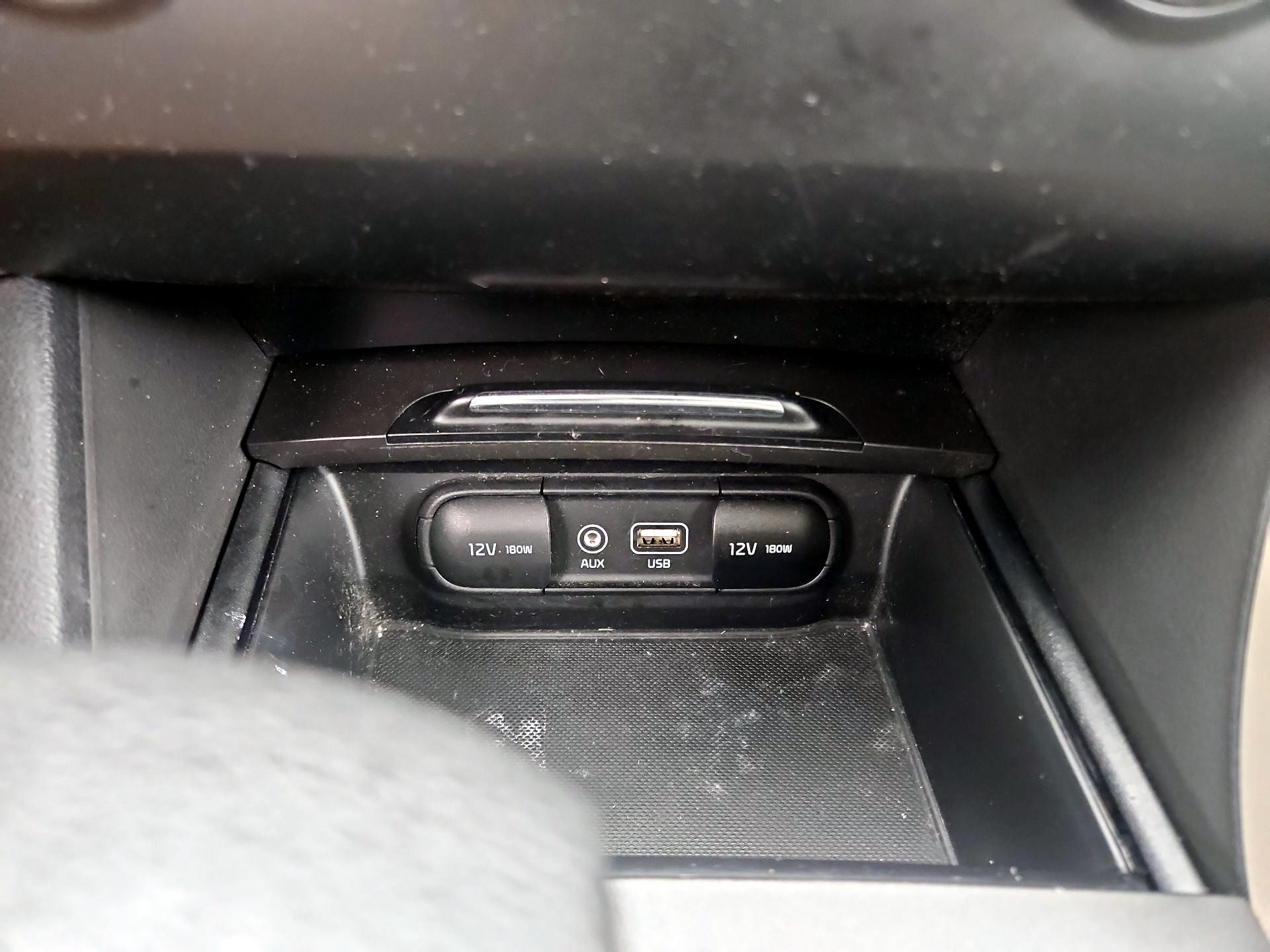 Thumbnail: 2016 Kia Optima - 18