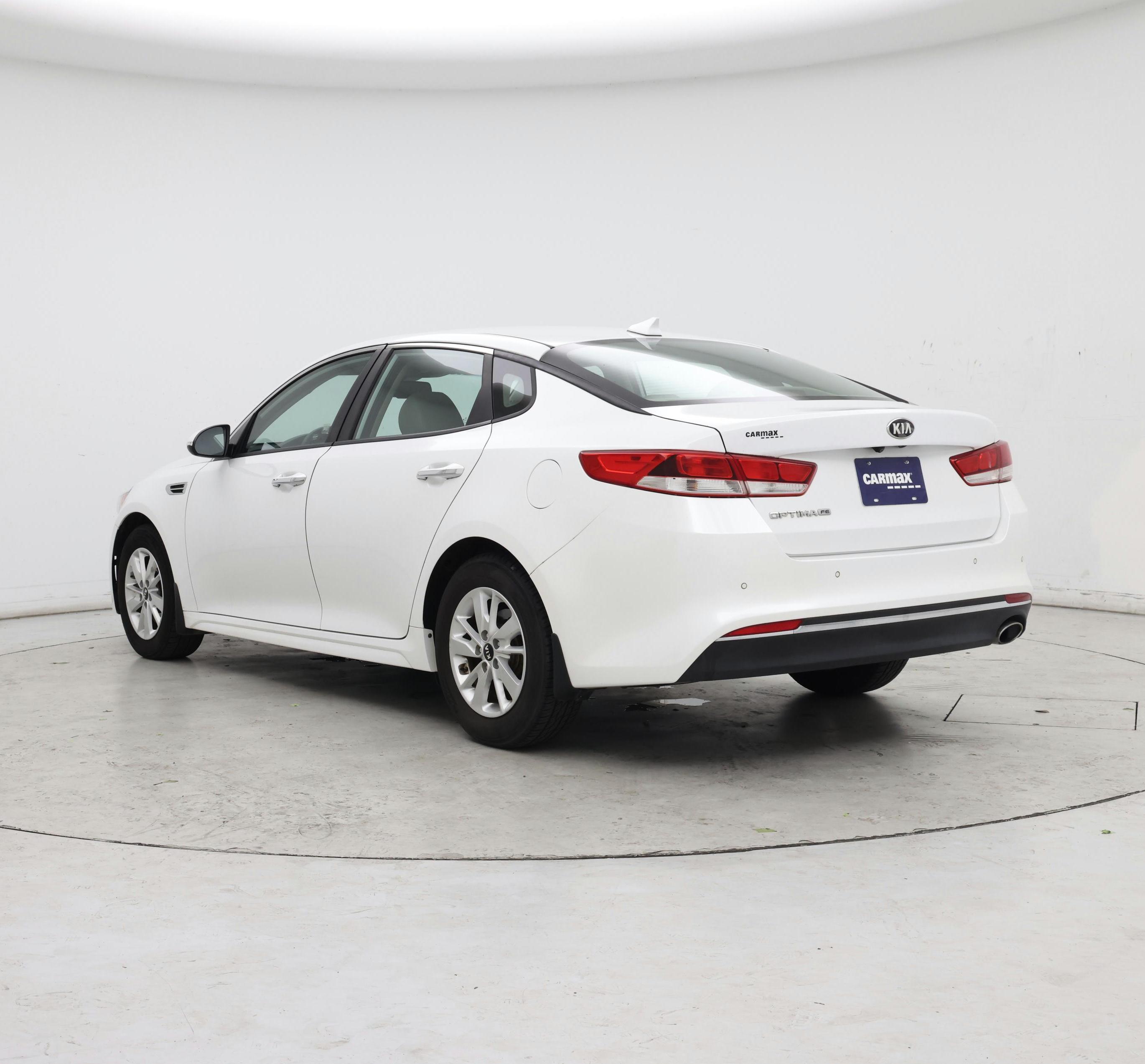 Thumbnail: 2016 Kia Optima - 2
