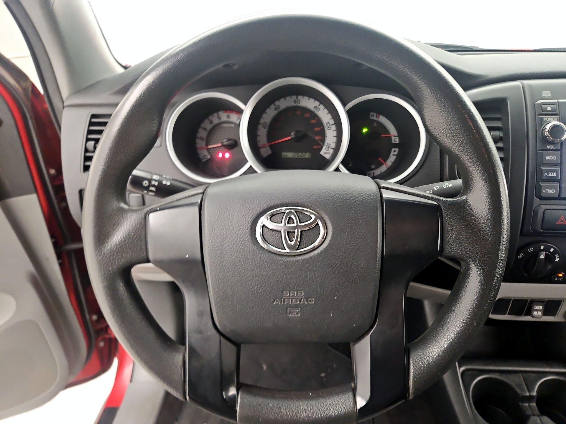 Thumbnail: 2013 Toyota Tacoma - 10