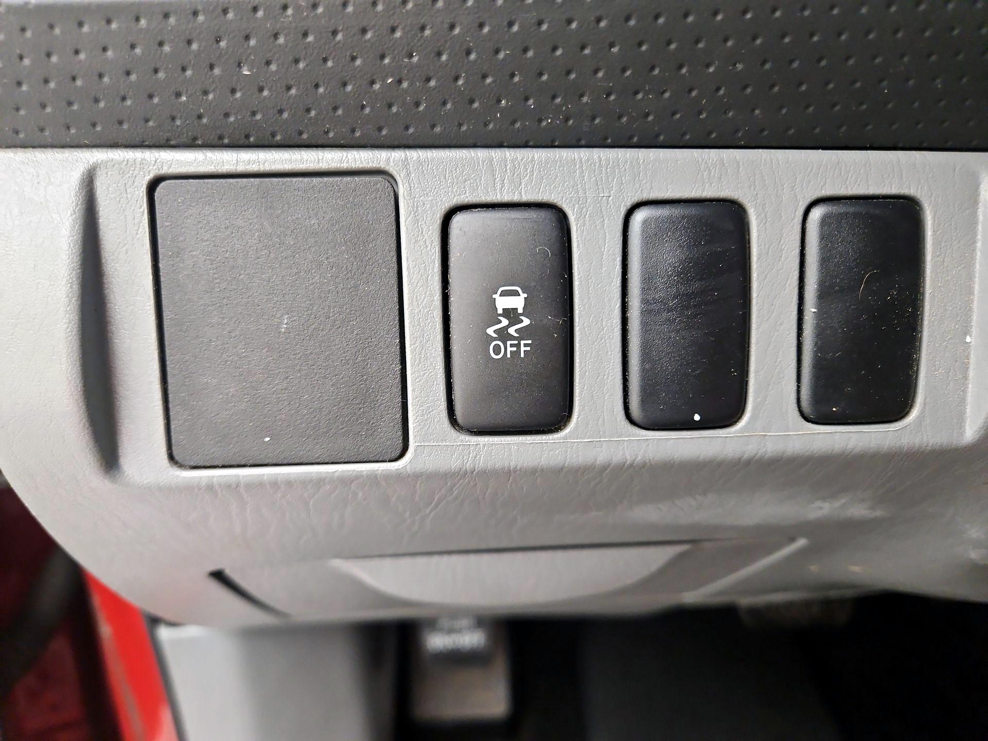 Thumbnail: 2013 Toyota Tacoma - 13