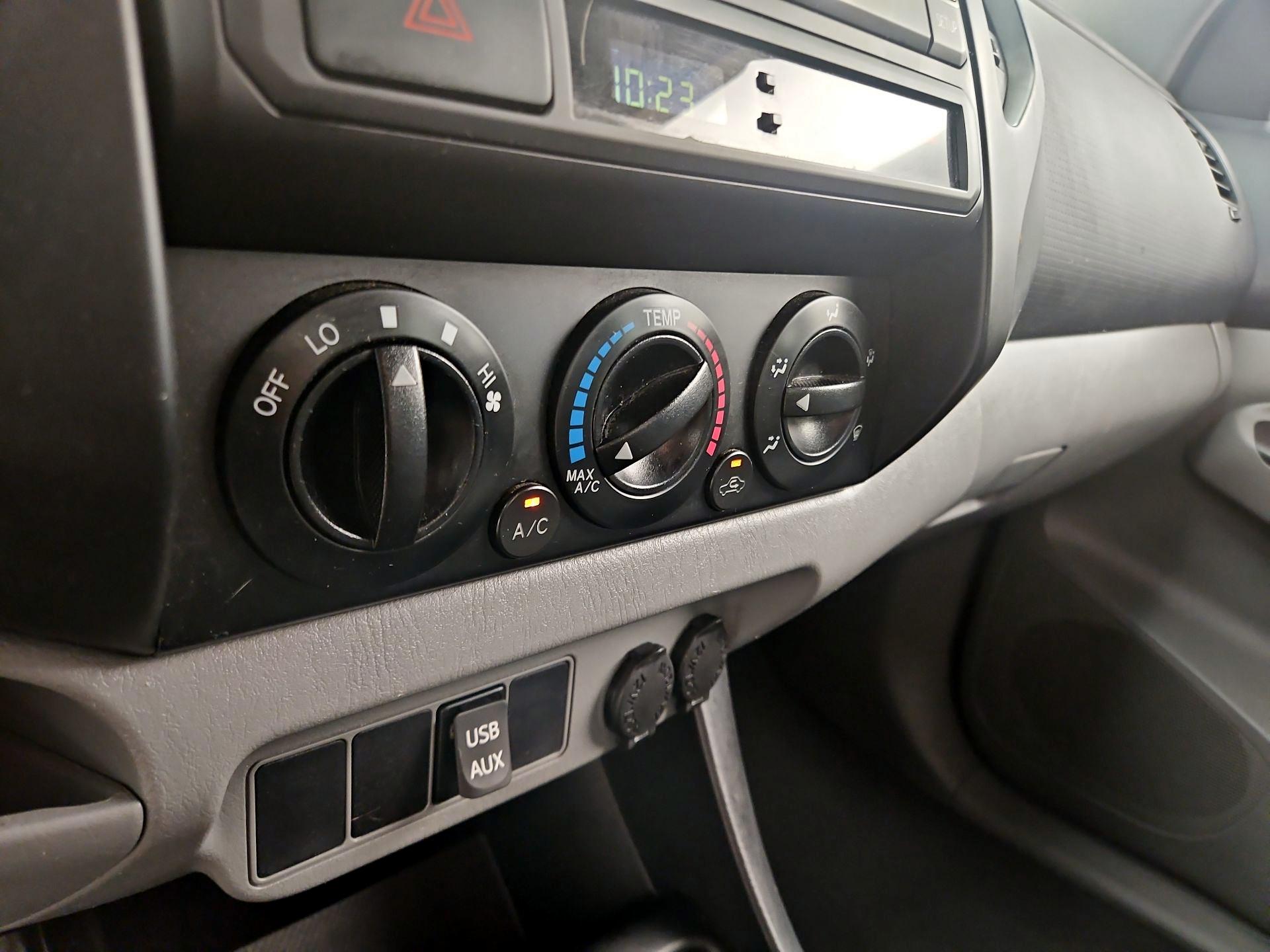 Thumbnail: 2013 Toyota Tacoma - 15