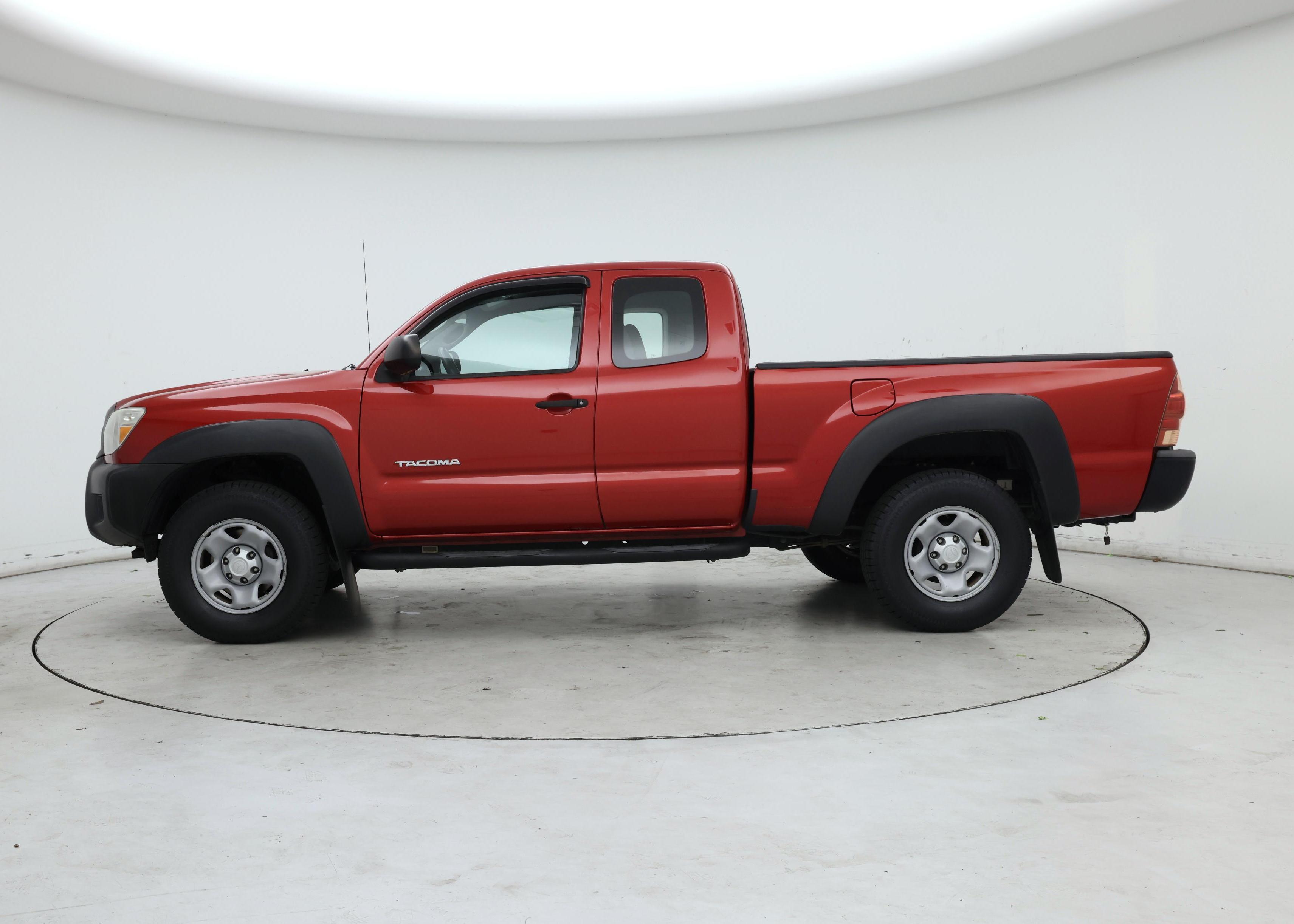 Thumbnail: 2013 Toyota Tacoma - 3