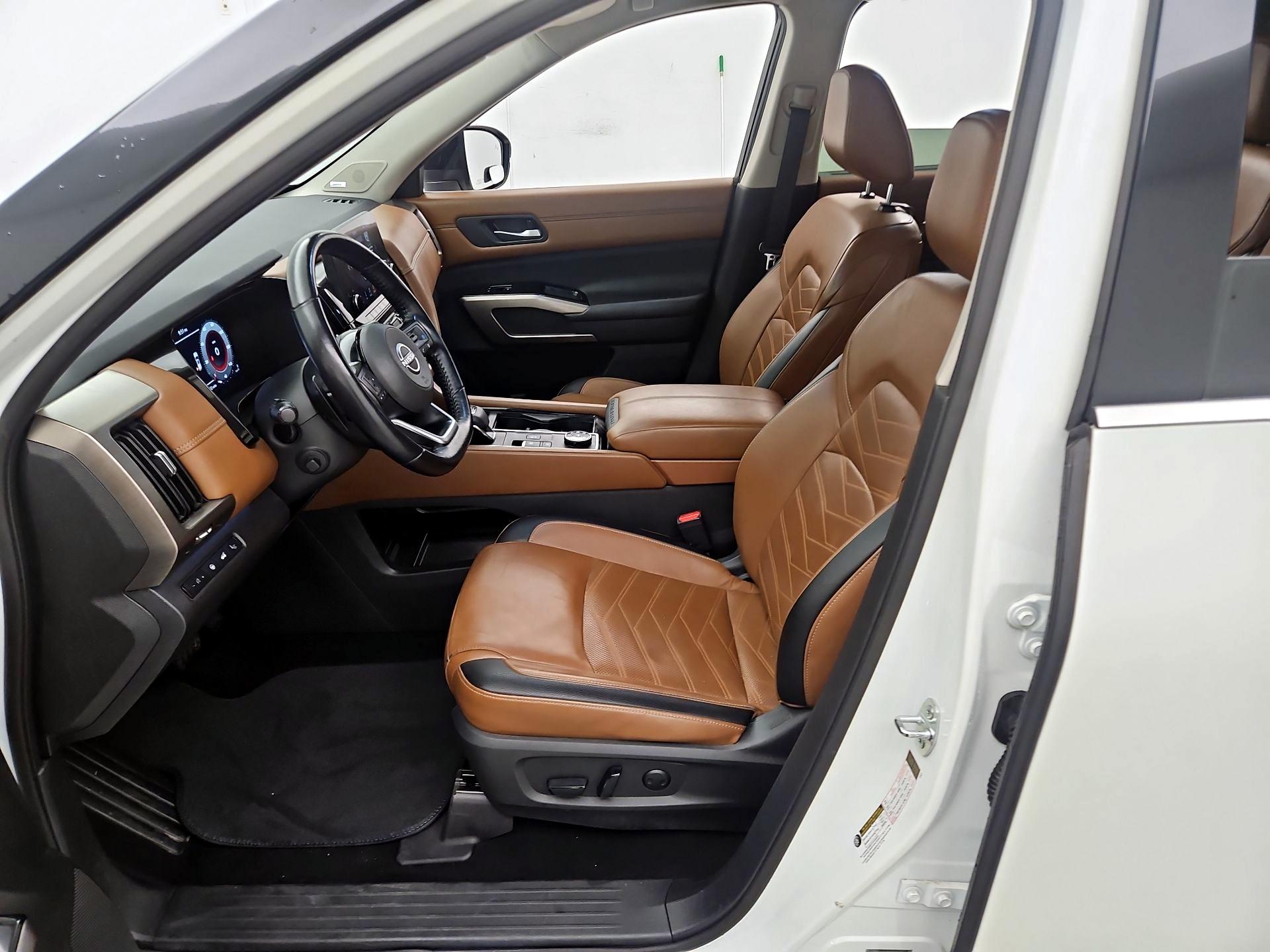 Thumbnail: 2022 Nissan Pathfinder - 11