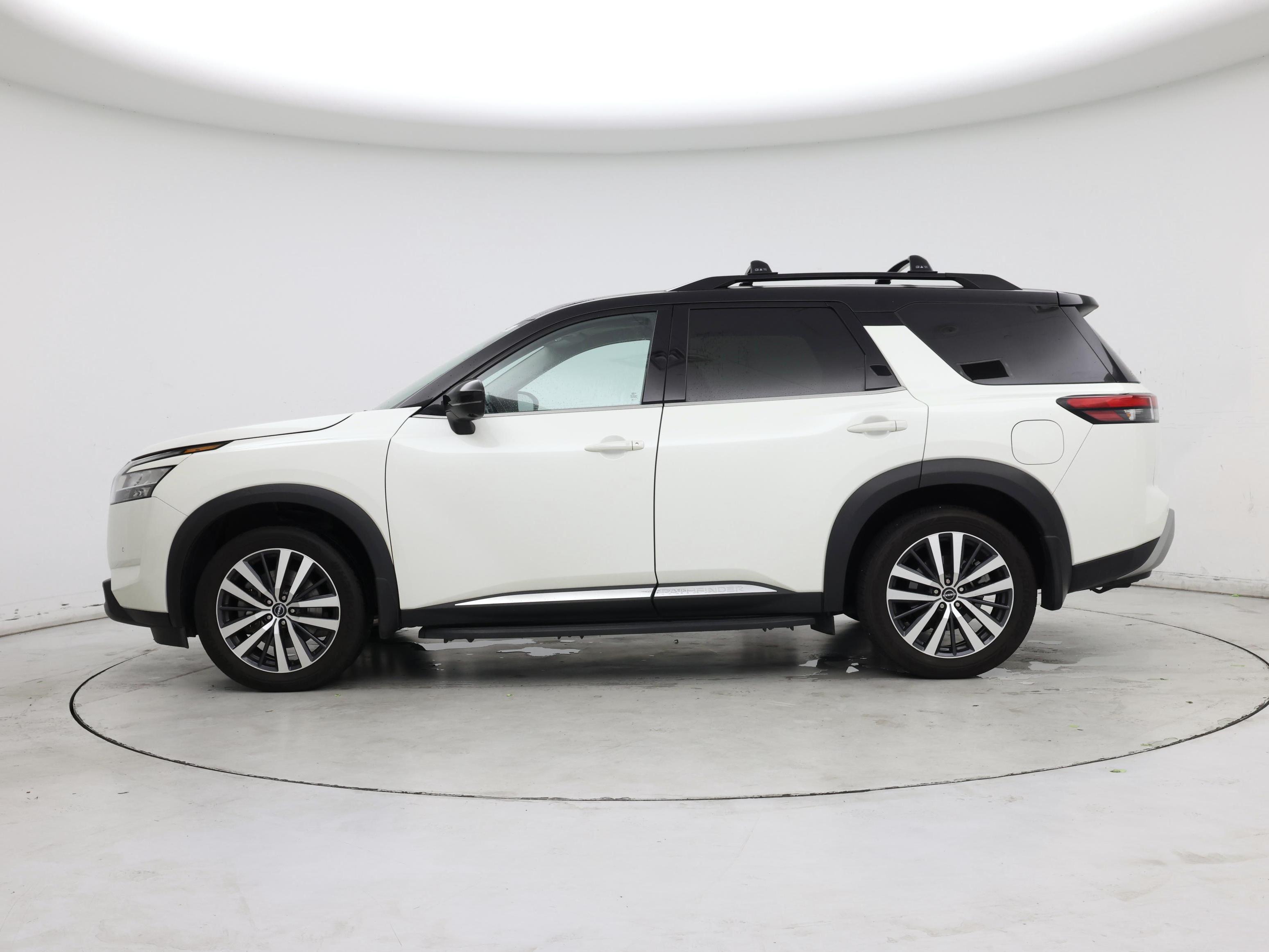 Thumbnail: 2022 Nissan Pathfinder - 3