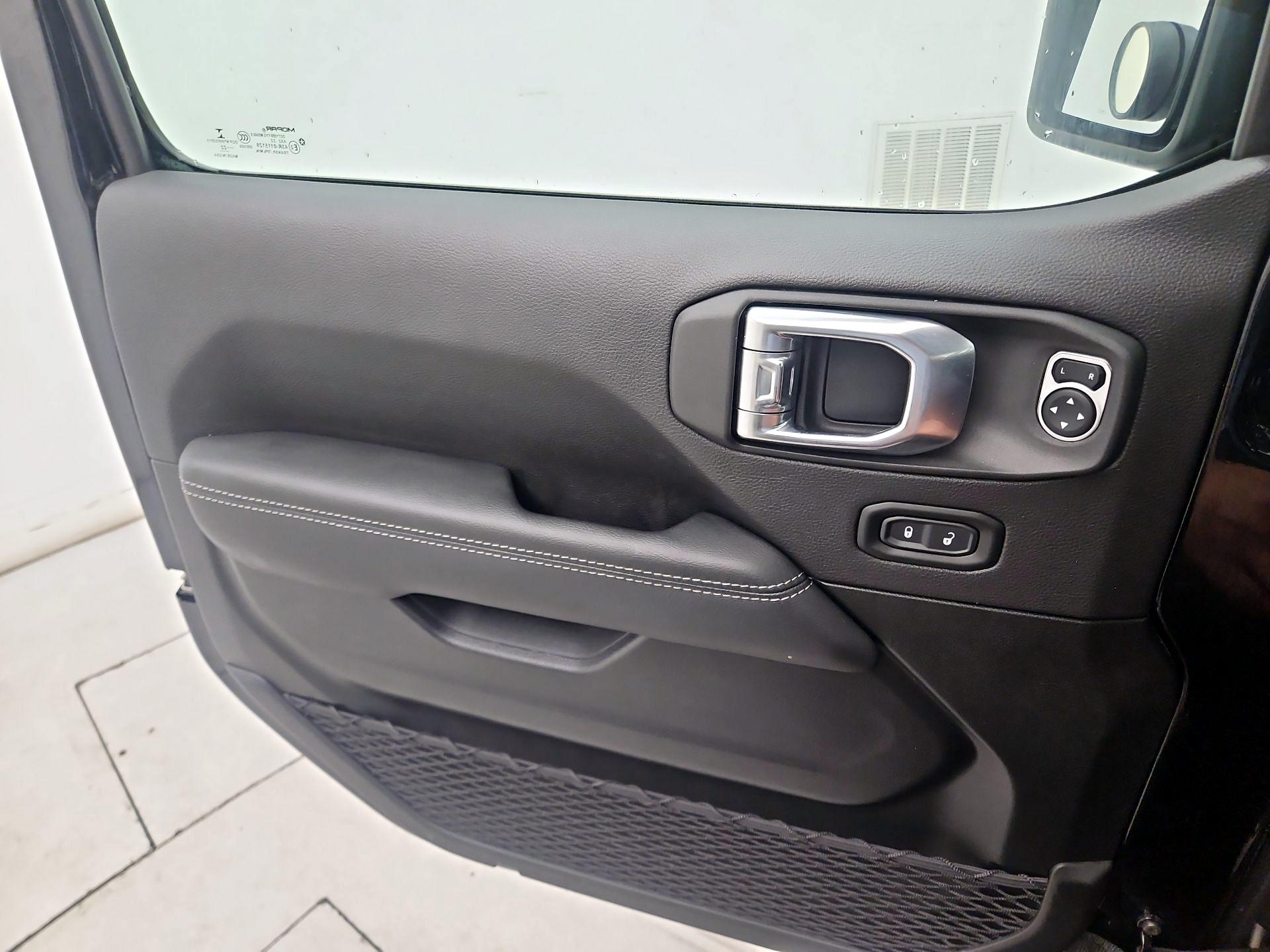 Thumbnail: 2022 Jeep Wrangler - 12