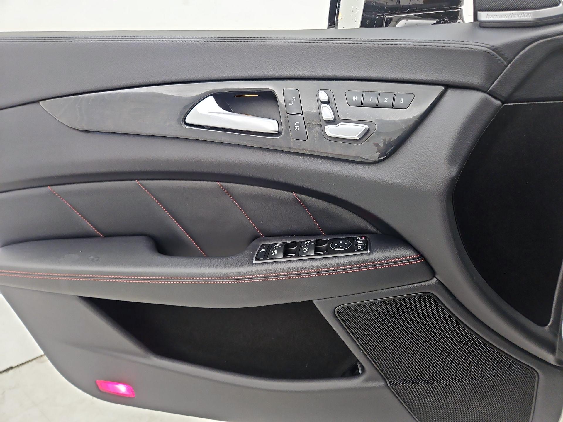 Thumbnail: 2016 Mercedes-Benz CLS - 12
