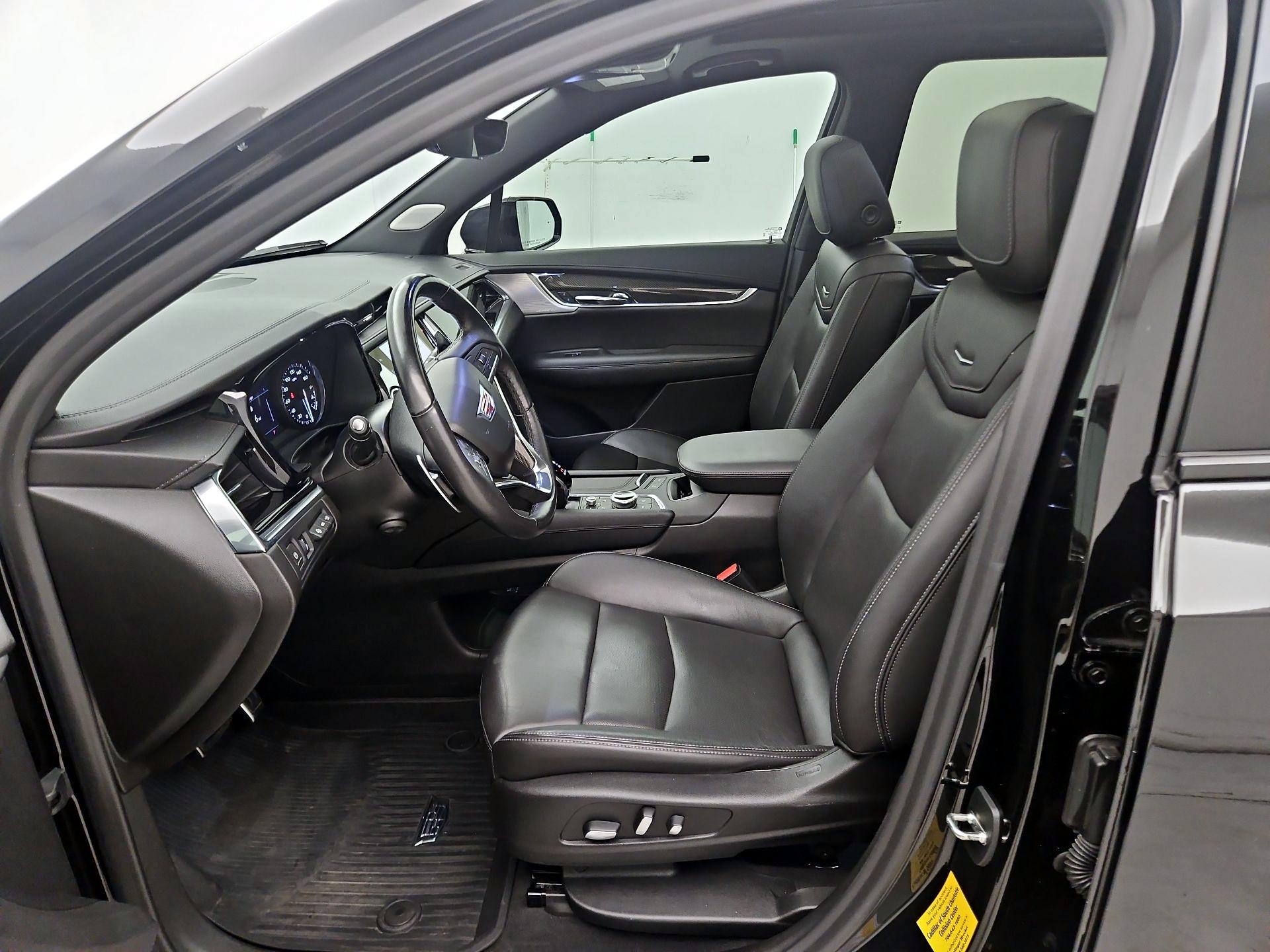Thumbnail: 2021 Cadillac XT6 - 11